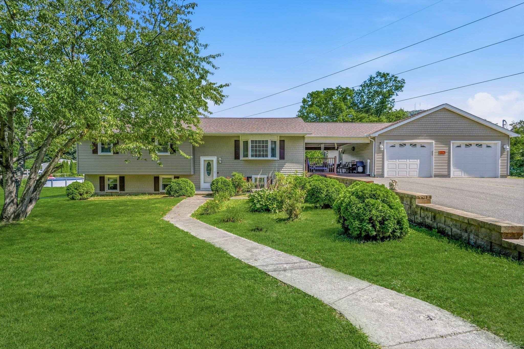 45 Brook St, Easthampton MA 01027