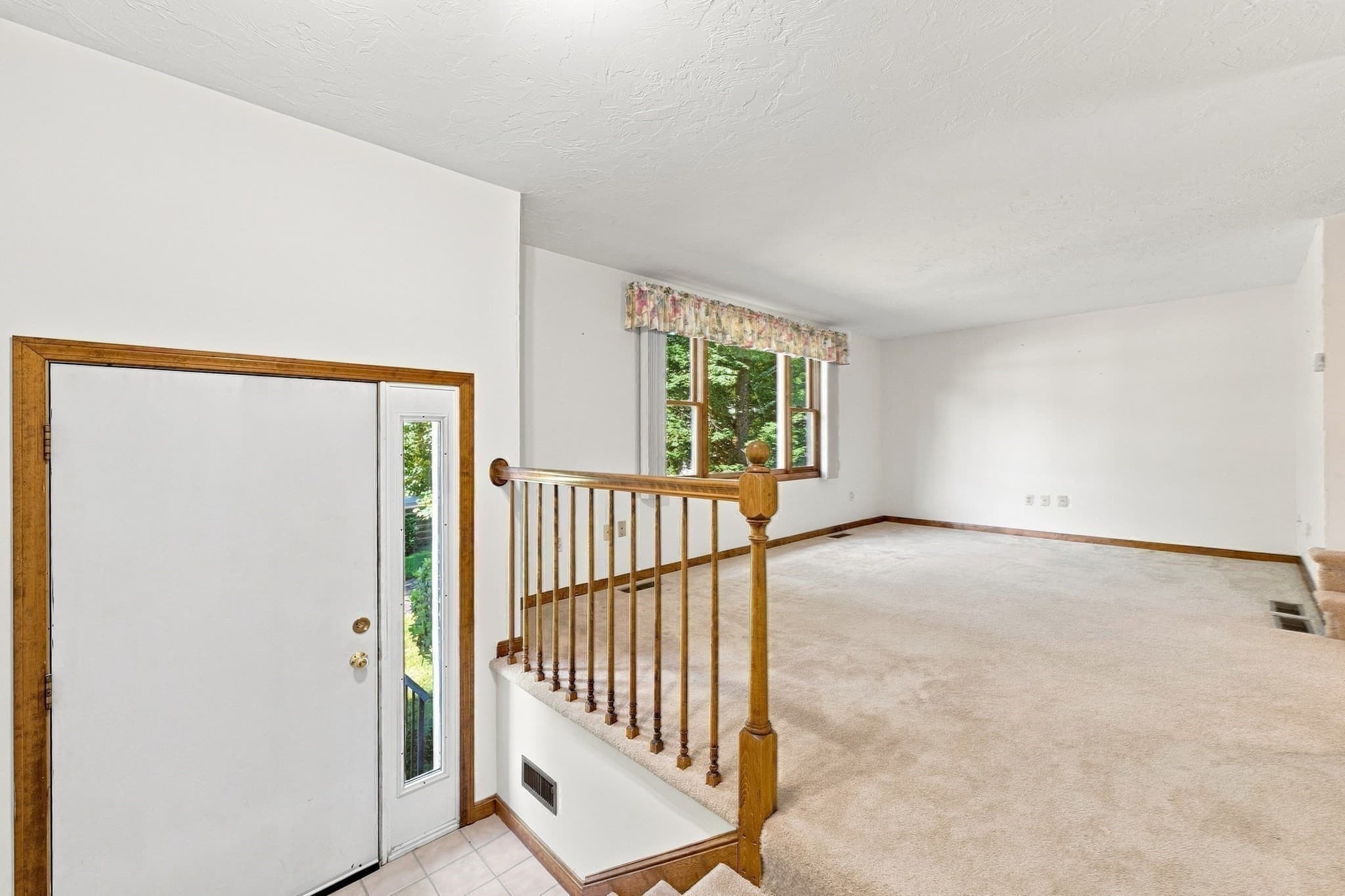 Condominium at 43 Villa Roma Dr # 43, Tewksbury MA 01876, Tewksbury, photo 23 of 42