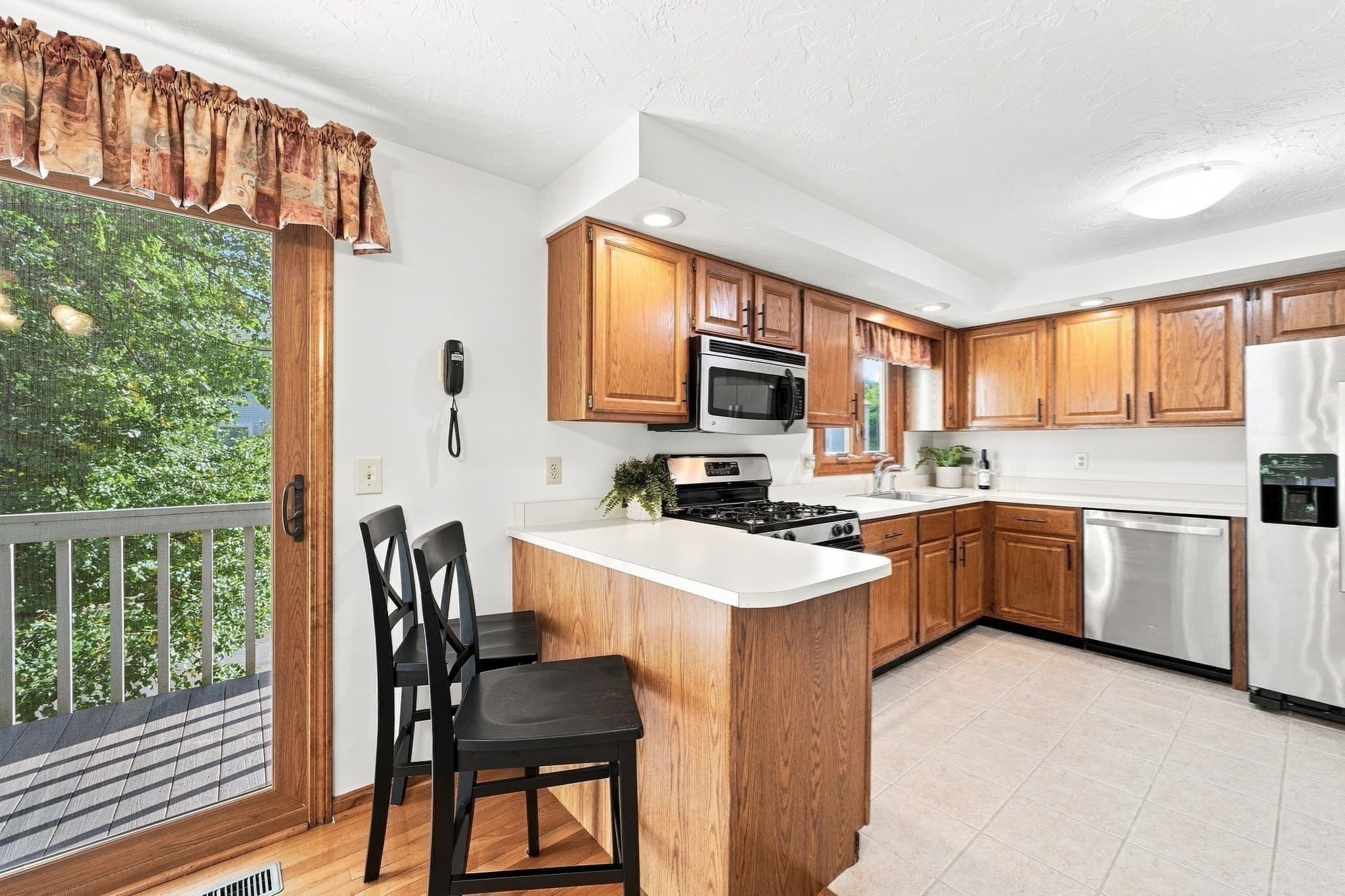 Condominium at 43 Villa Roma Dr # 43, Tewksbury MA 01876, Tewksbury, photo 17 of 42