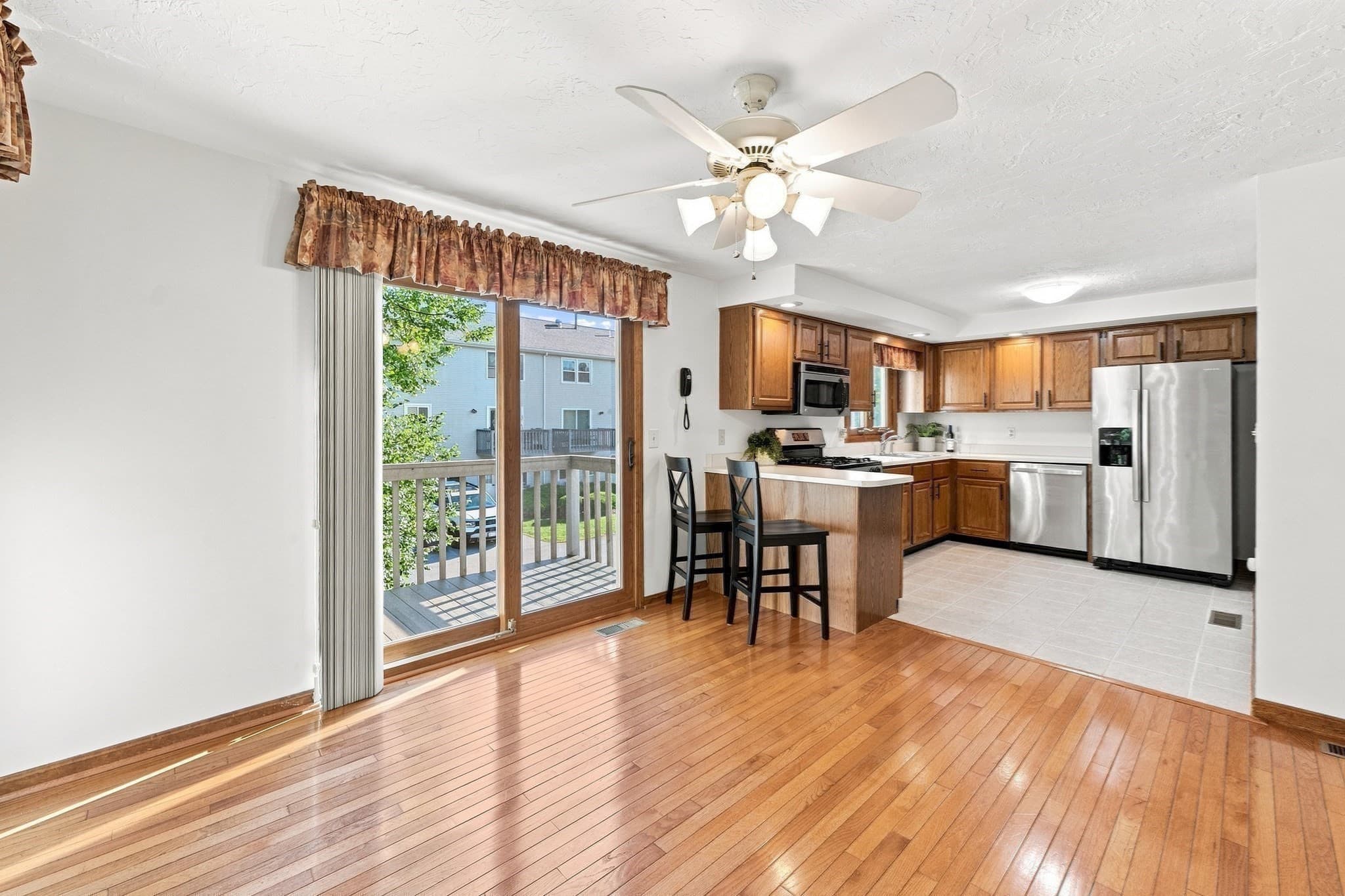 Condominium at 43 Villa Roma Dr # 43, Tewksbury MA 01876, Tewksbury, photo 16 of 42