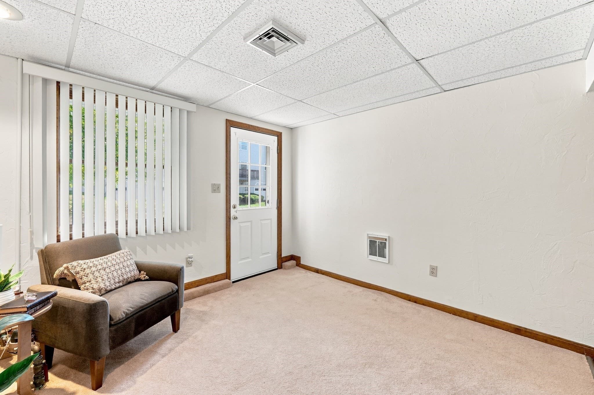 Condominium at 43 Villa Roma Dr # 43, Tewksbury MA 01876, Tewksbury, photo 3 of 42