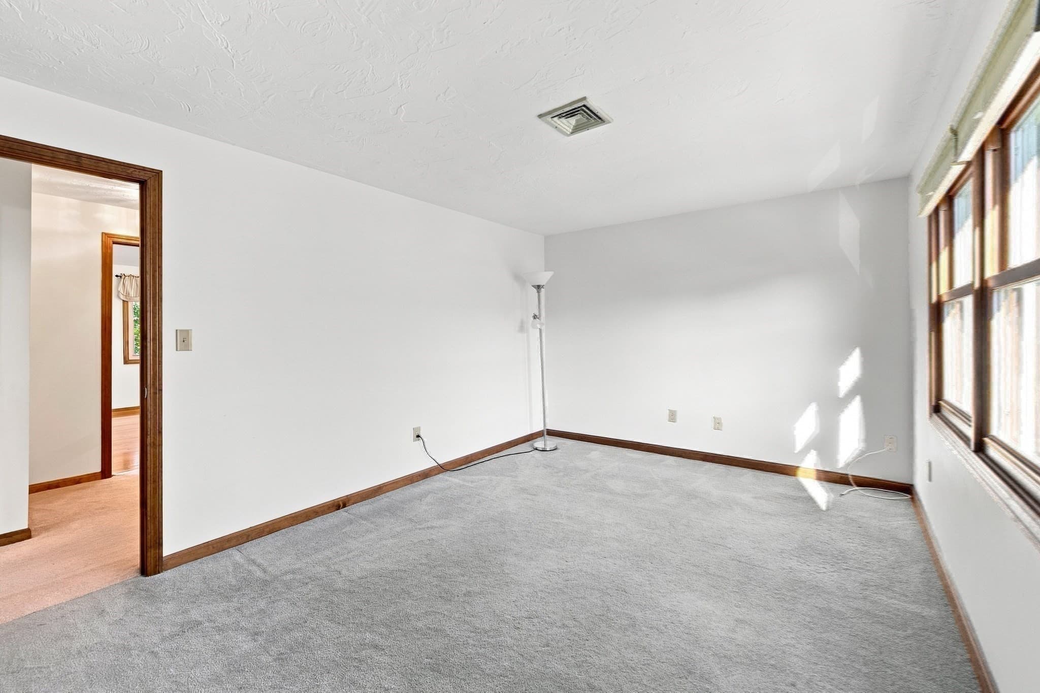Condominium at 43 Villa Roma Dr # 43, Tewksbury MA 01876, Tewksbury, photo 28 of 42