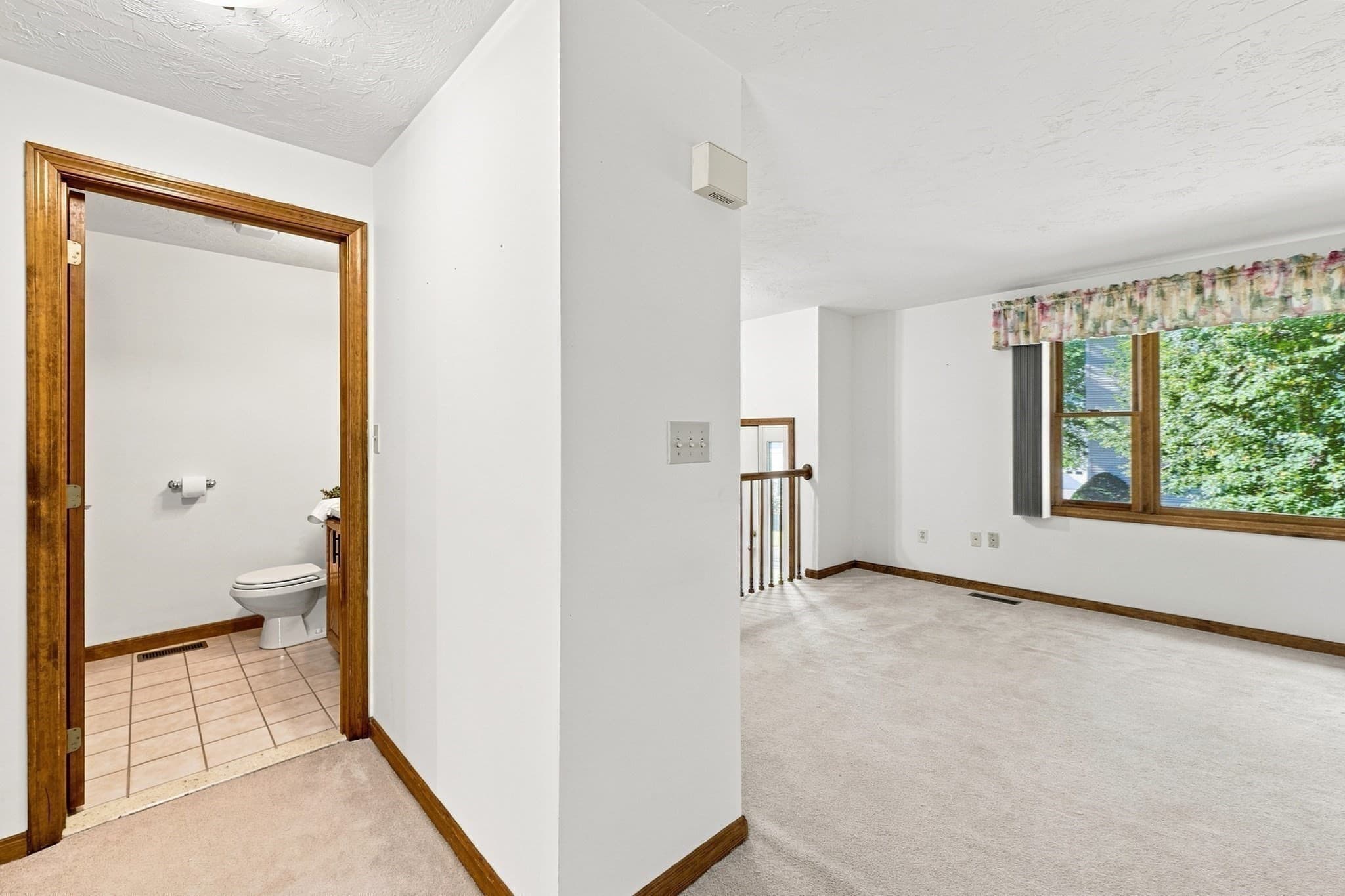 Condominium at 43 Villa Roma Dr # 43, Tewksbury MA 01876, Tewksbury, photo 9 of 42