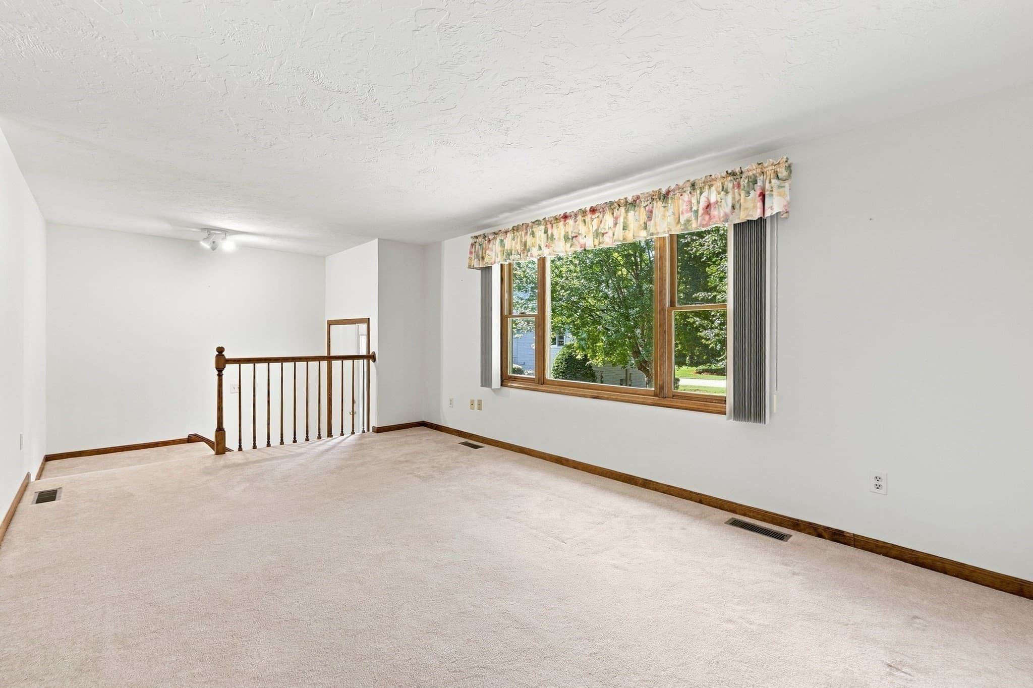 Condominium at 43 Villa Roma Dr # 43, Tewksbury MA 01876, Tewksbury, photo 24 of 42