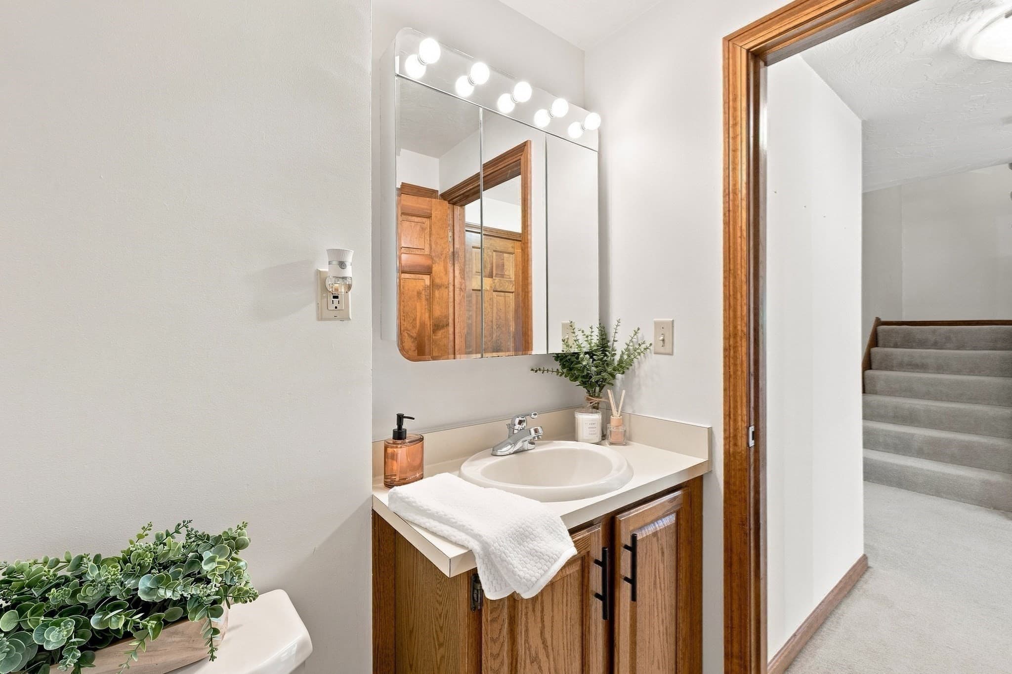 Condominium at 43 Villa Roma Dr # 43, Tewksbury MA 01876, Tewksbury, photo 11 of 42