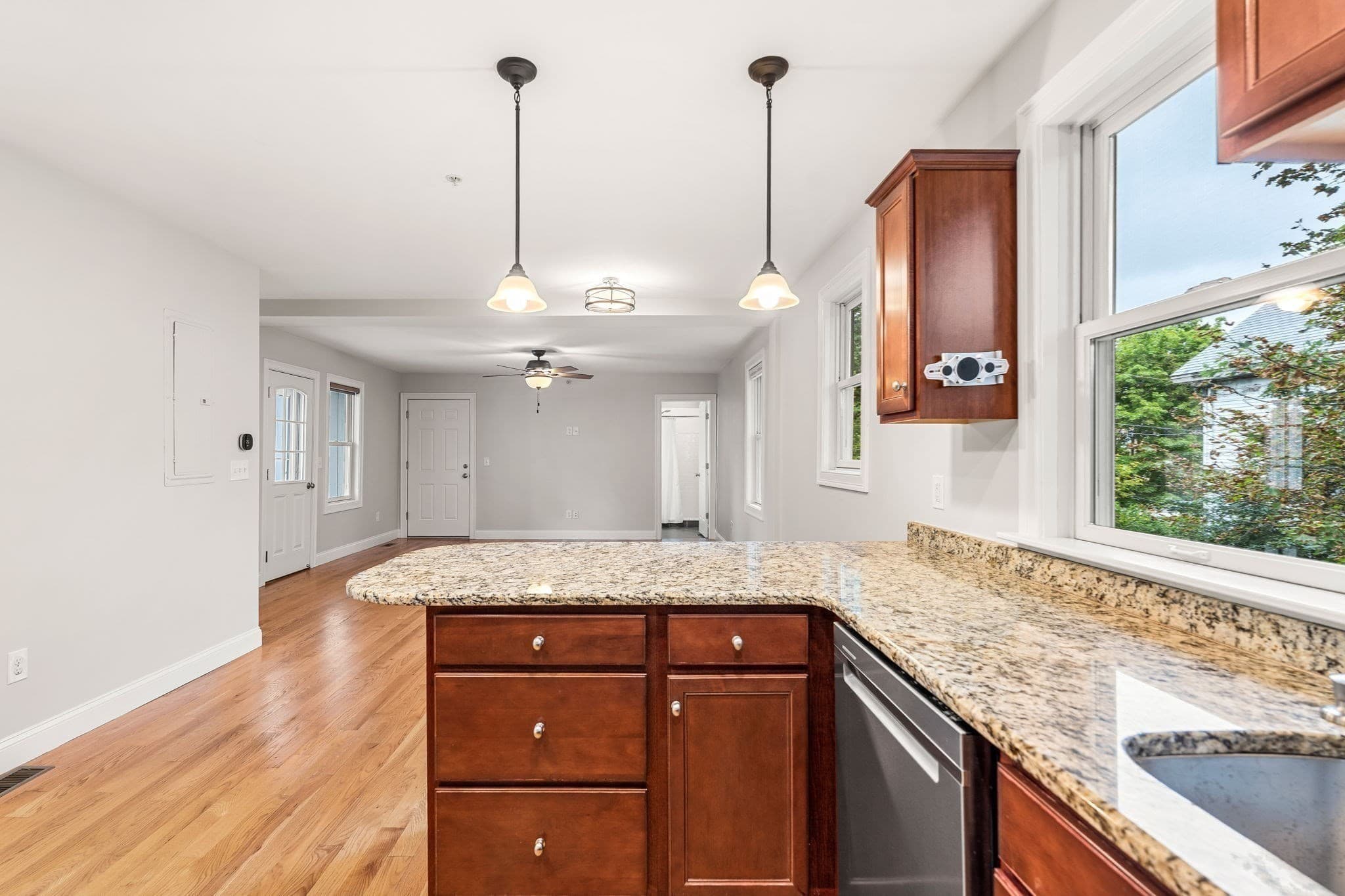 Condominium at 26 Andrew Street # 2R, Salem MA 01970, Salem, photo 12 of 32