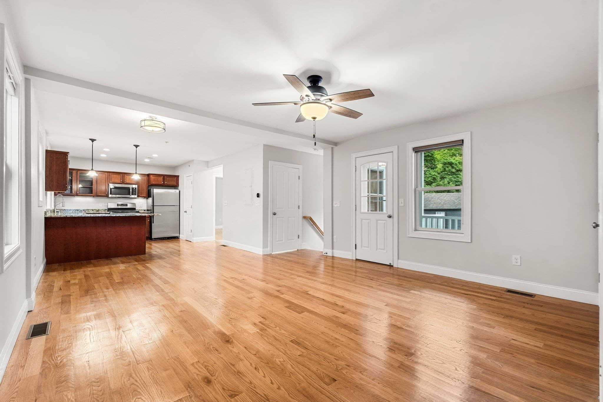 Condominium at 26 Andrew Street # 2R, Salem MA 01970, Salem, photo 9 of 32