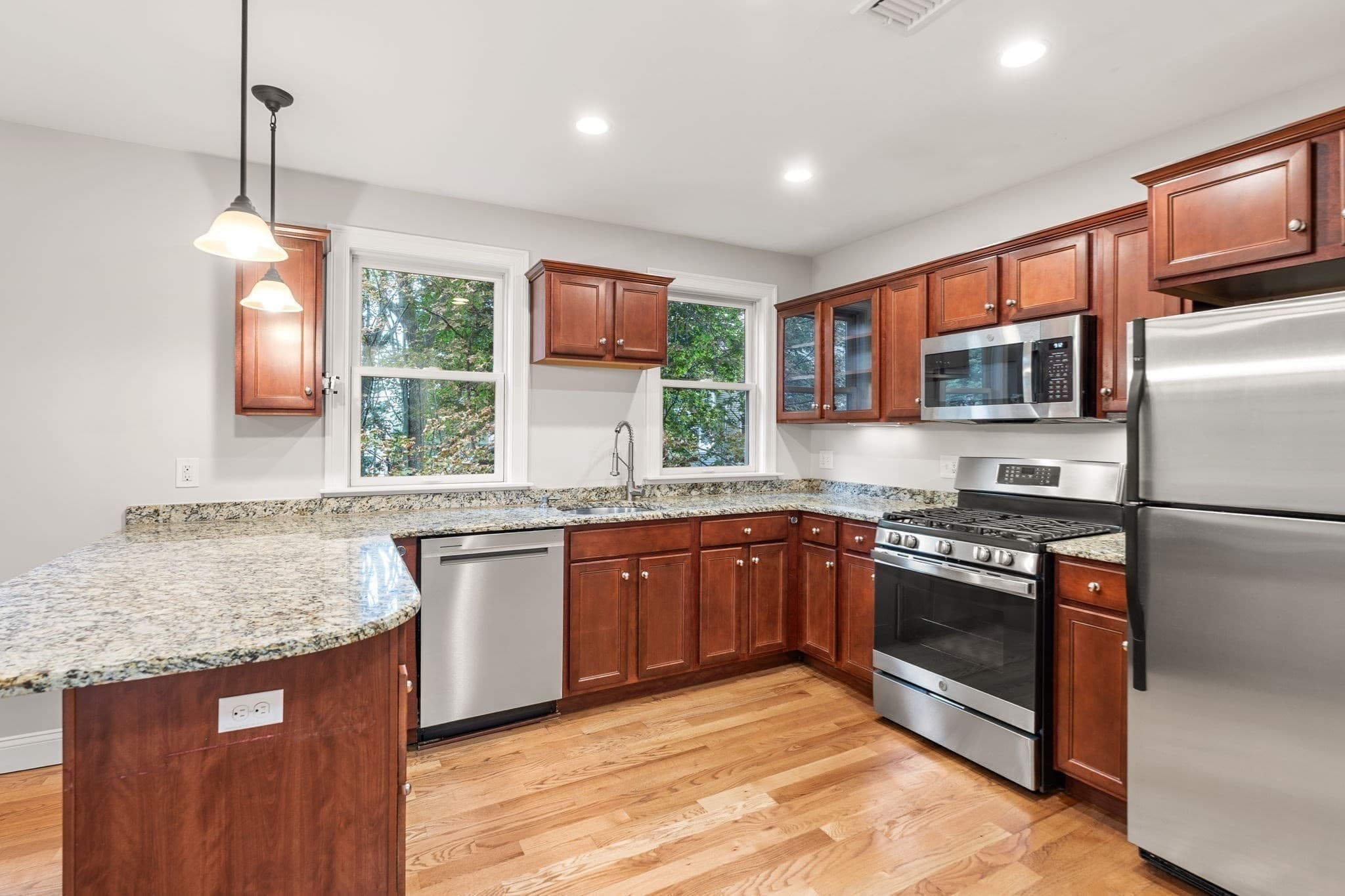 Condominium at 26 Andrew Street # 2R, Salem MA 01970, Salem, photo 10 of 32