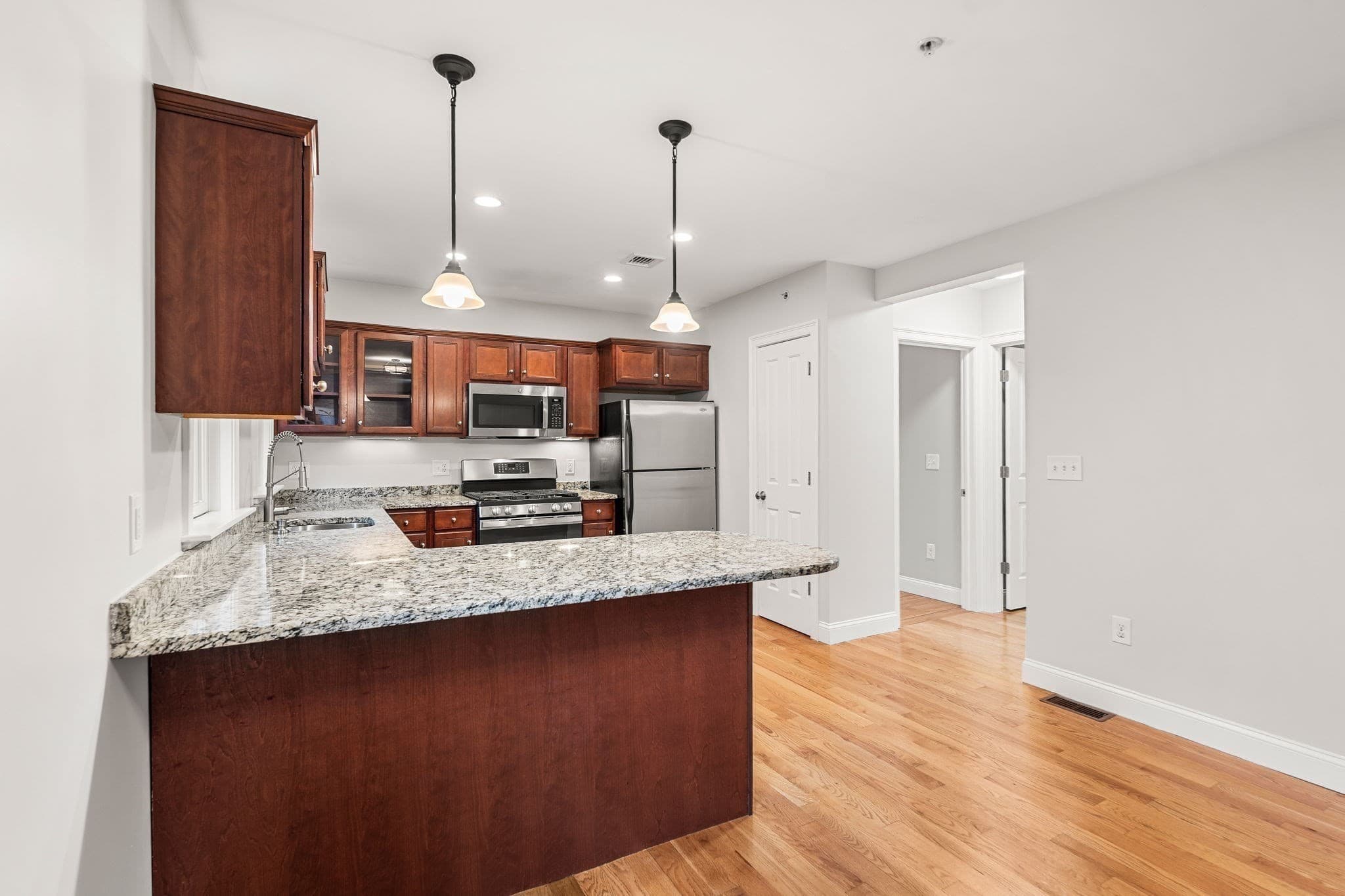 Condominium at 26 Andrew Street # 2R, Salem MA 01970, Salem, photo 14 of 32
