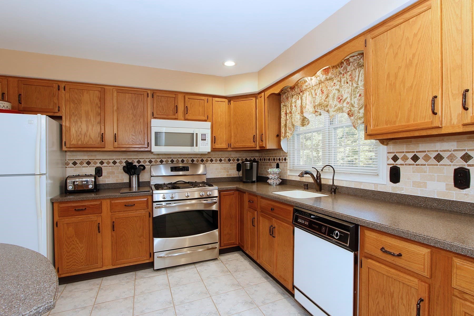 Condominium at 163 Ashley Lane # 163, Middleboro MA 02346, Middleboro, photo 11 of 38