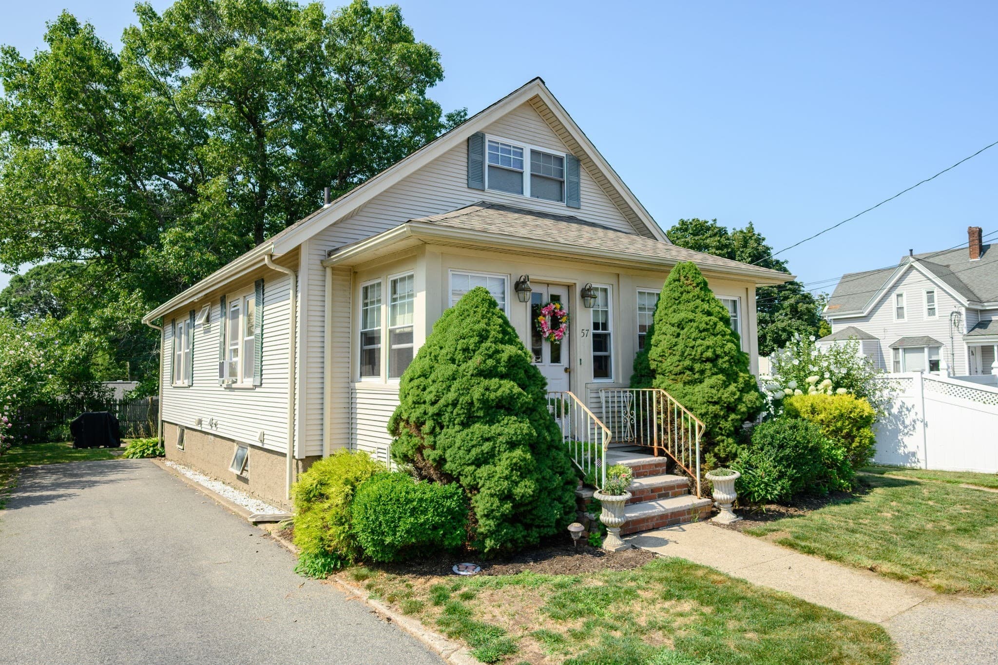 Single Family Residence at 57 Columbus Ave, Braintree MA 02184, Braintree, photo 3 of 28