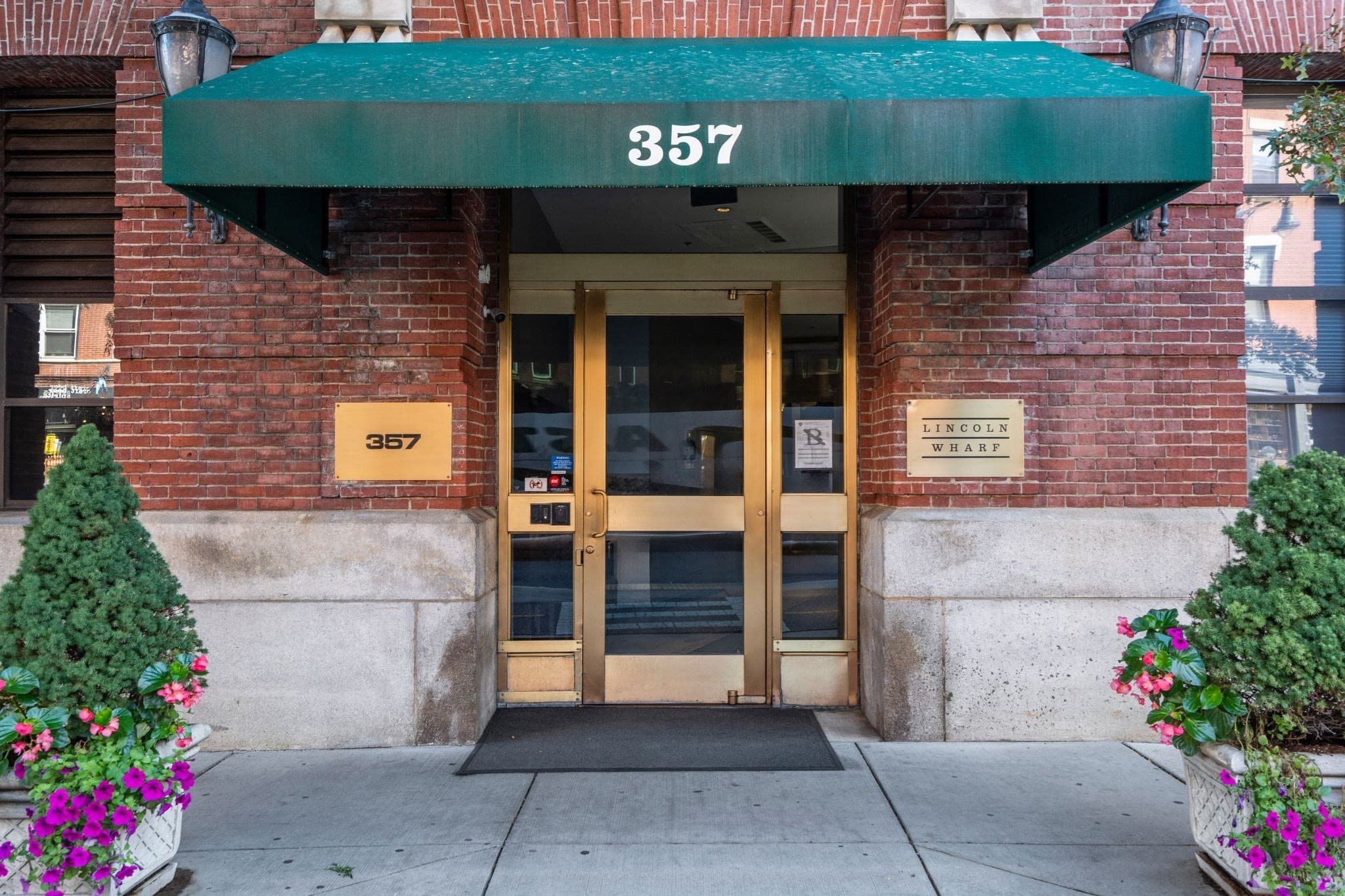 Condominium at 357 Commercial Street # 217, Boston MA 02109, Boston, photo 2 of 28