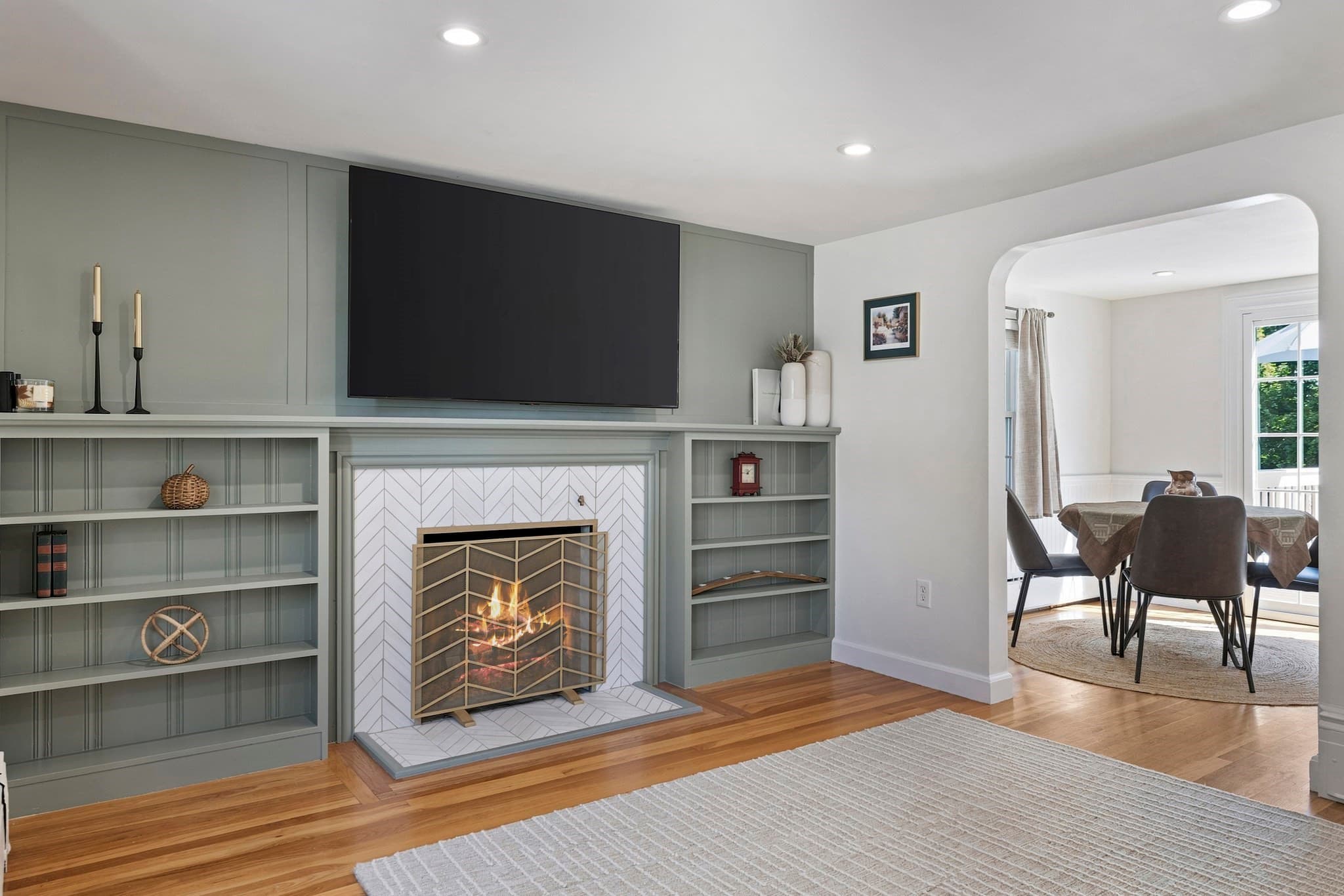 Single Family Residence at 446 Pine St, Weymouth MA 02190, photo 10 of 34