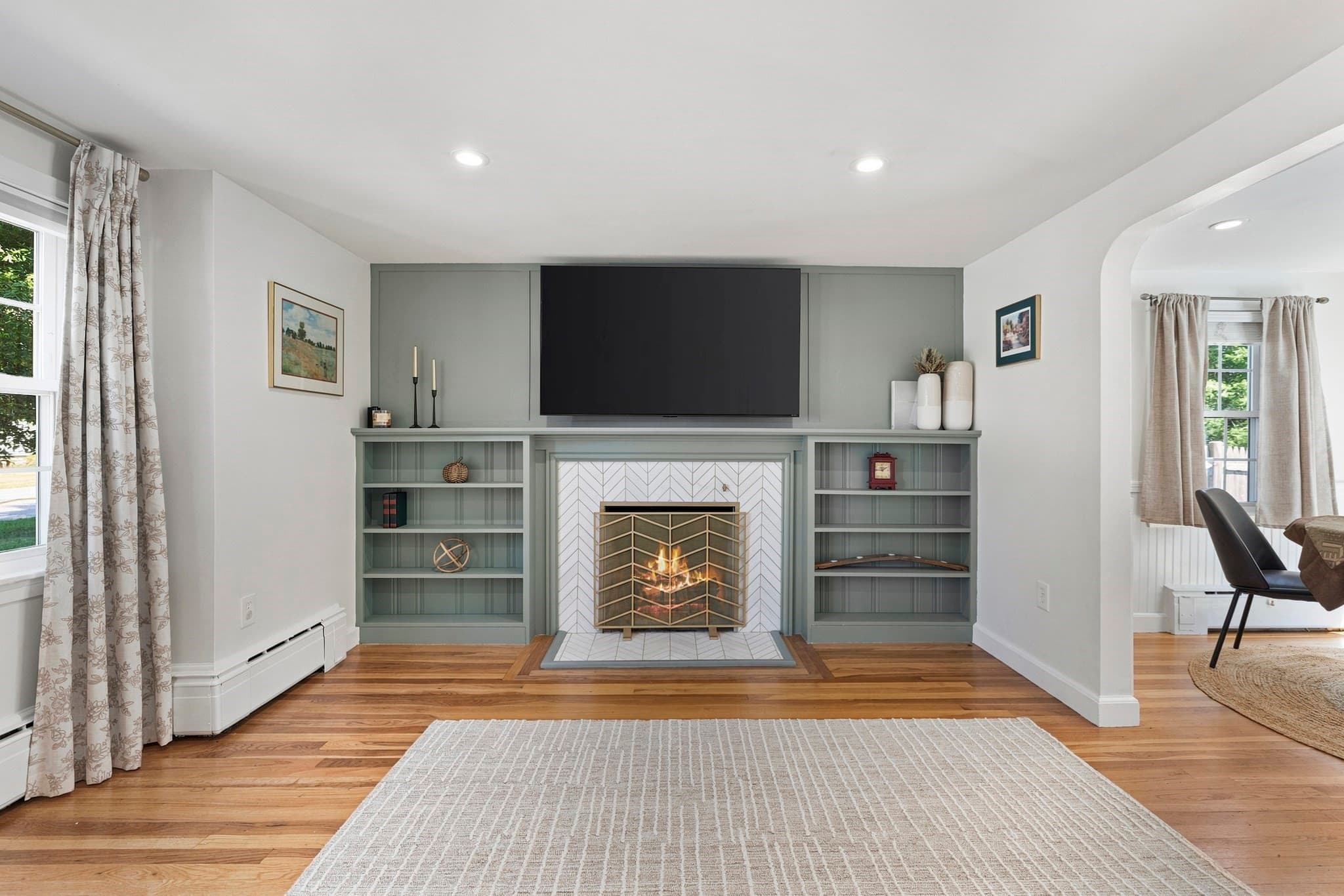 Single Family Residence at 446 Pine St, Weymouth MA 02190, photo 11 of 34