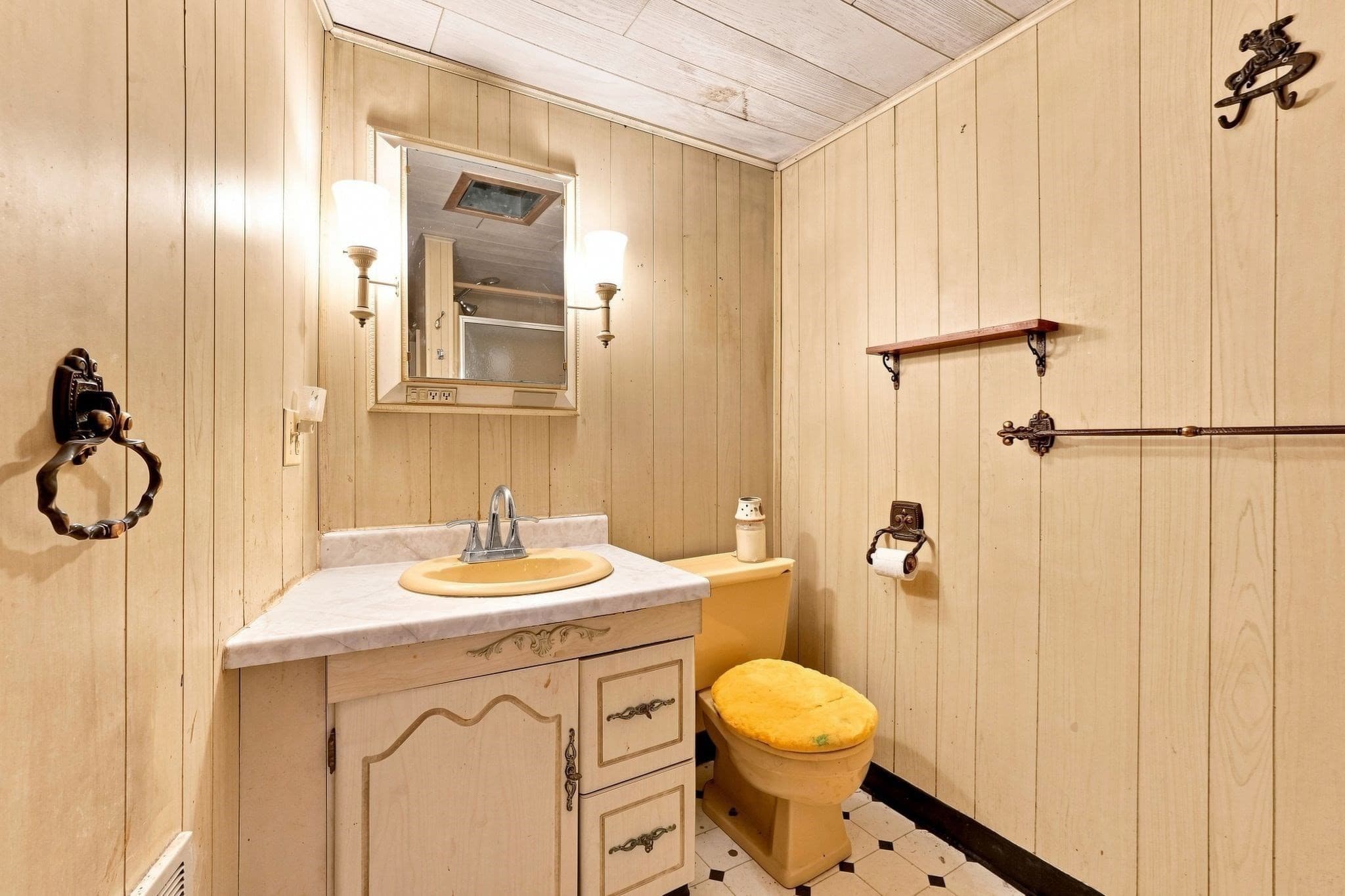 Single Family Residence at 80 Lakeview Rd, Shutesbury MA 01072, photo 13 of 42