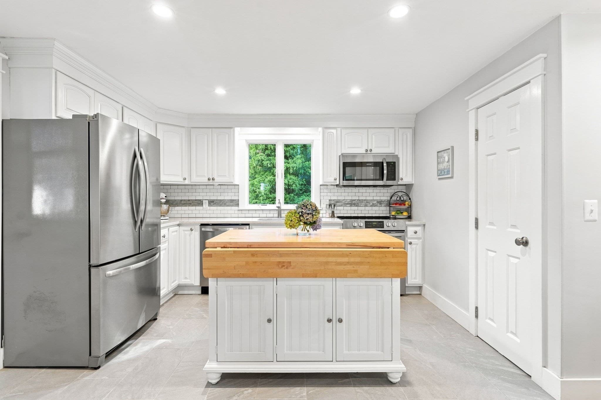 Single Family Residence at 45 Sharps Drive, Plymouth MA 02360, Plymouth, photo 4 of 42