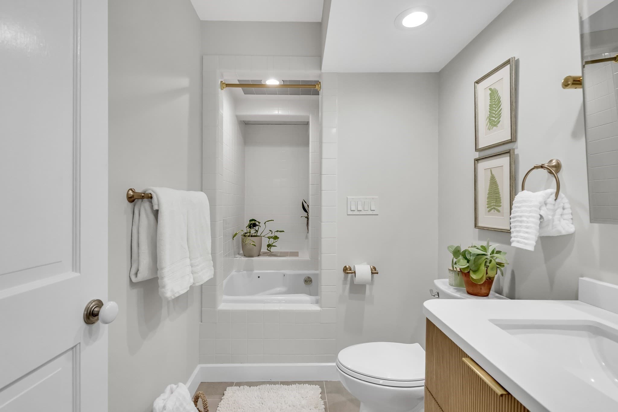 Condominium at 64 Chestnut Street # 4, Boston MA 02129, Boston, photo 9 of 15