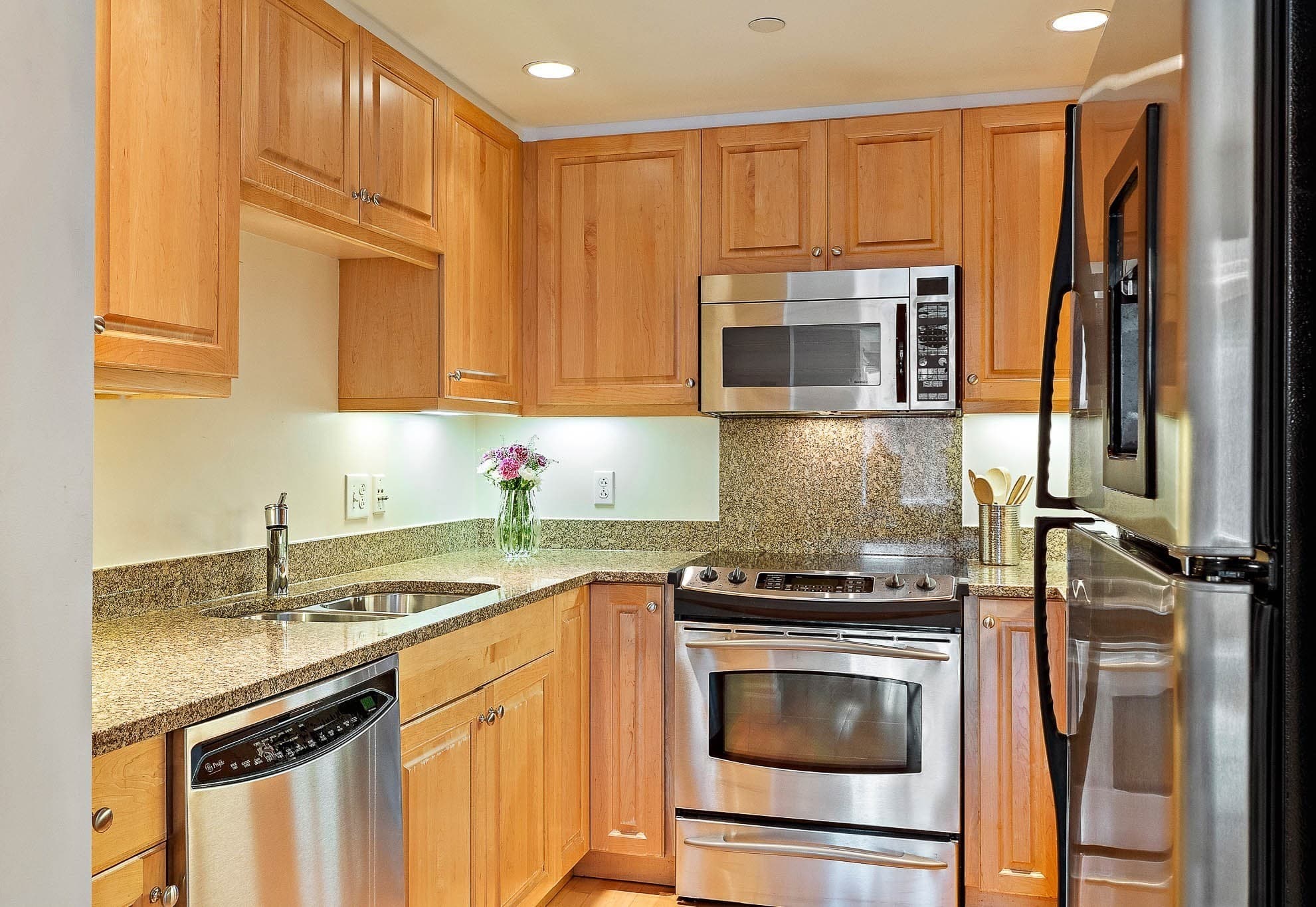 Condominium at 10 Bowdoin Street # 409, Boston MA 02114, photo 5 of 16