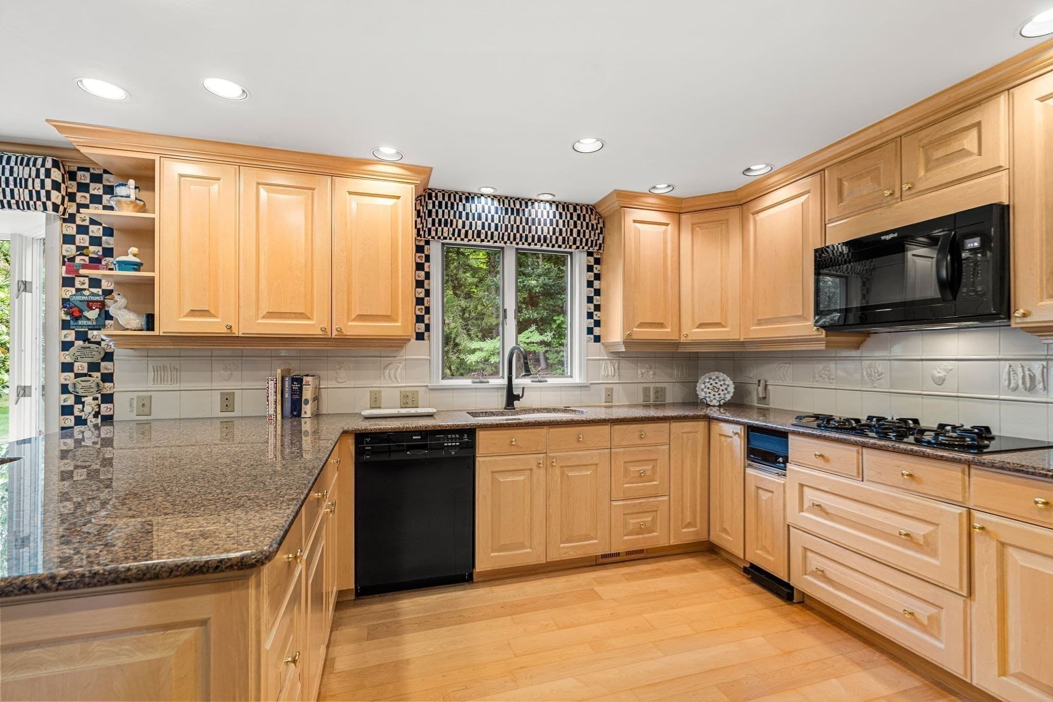 Single Family Residence at 1 Homestead Circle, Andover MA 01810, photo 14 of 42