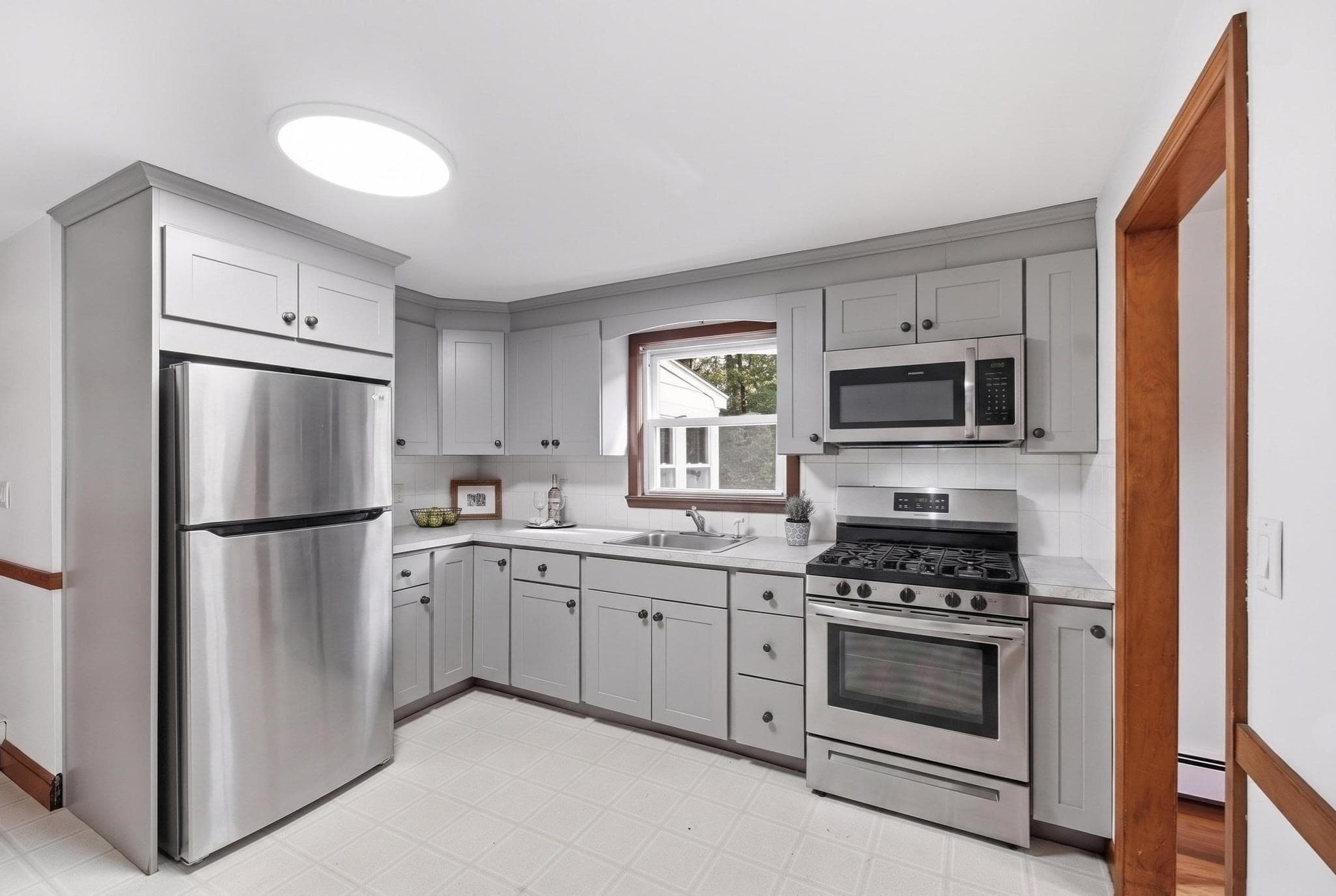 Single Family Residence at 32 Dividence Rd, Reading MA 01867, Reading, photo 14 of 42