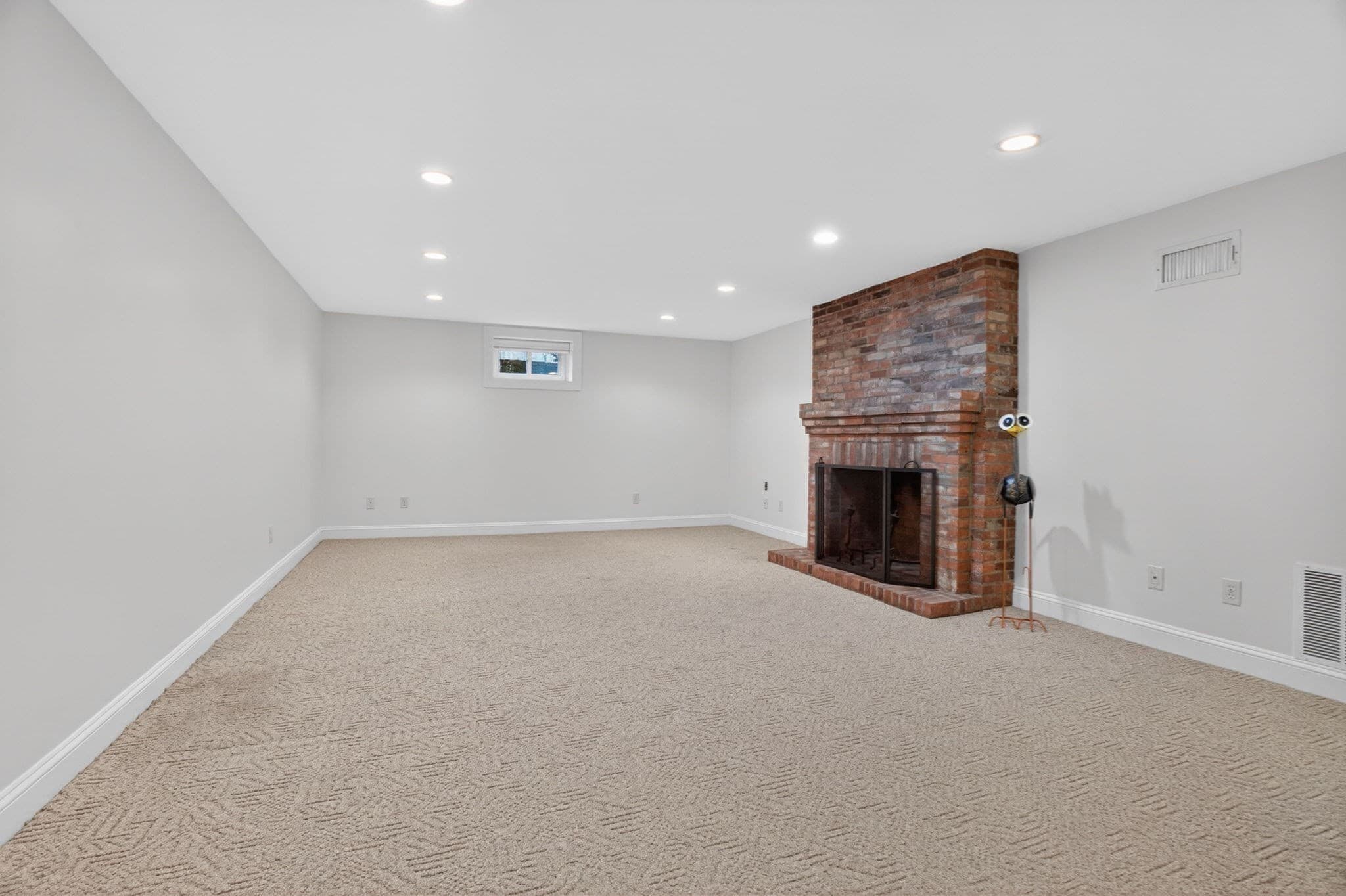 Single Family Residence at 8 Buttercup Ln, Dover MA 02030, Dover, photo 34 of 40