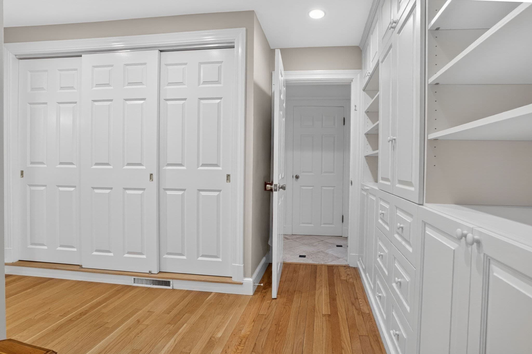 Single Family Residence at 8 Buttercup Ln, Dover MA 02030, Dover, photo 31 of 40