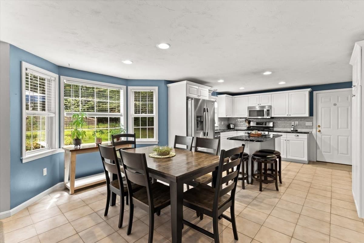 Single Family Residence at 194 Woodlawn Street, Taunton MA 02718, photo 12 of 41