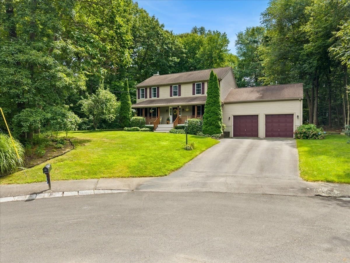 Single Family Residence at 194 Woodlawn Street, Taunton MA 02718