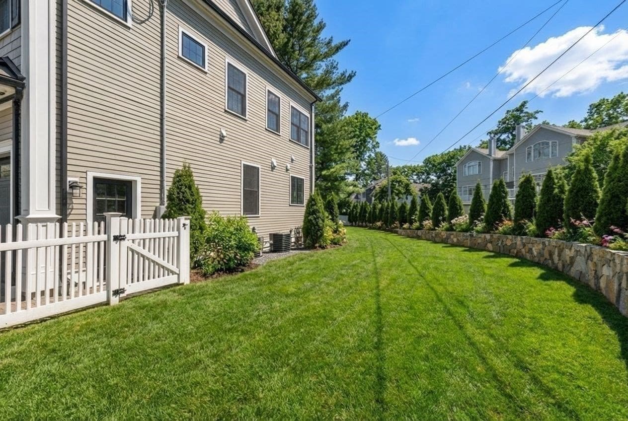 Condominium at 210 Evelyn # 210, Newton MA 02468, Newton, photo 20 of 22