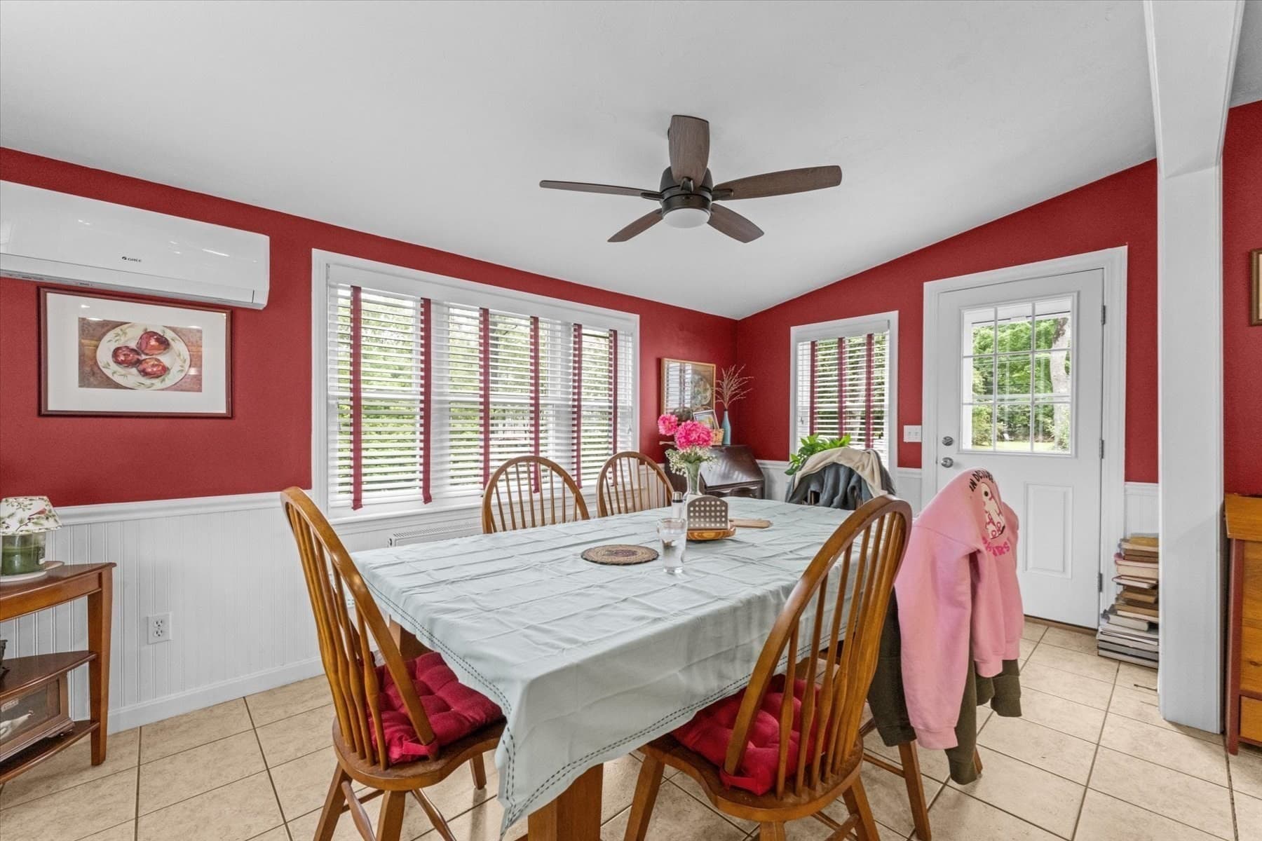 Multi Family at 2 Snowling Rd, Uxbridge MA 01569, photo 8 of 38