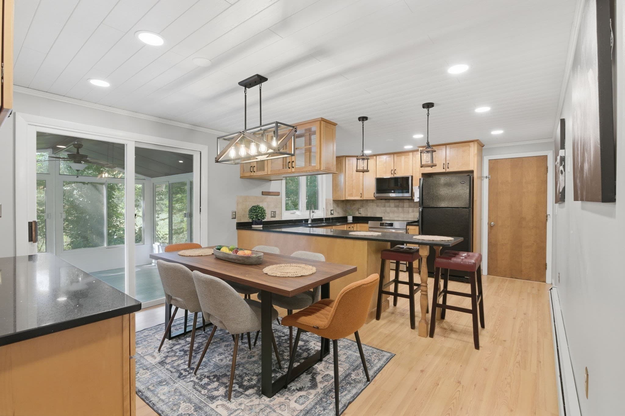 Single Family Residence at 7 Oxyoke Dr, Methuen MA 01844, Methuen, photo 7 of 37