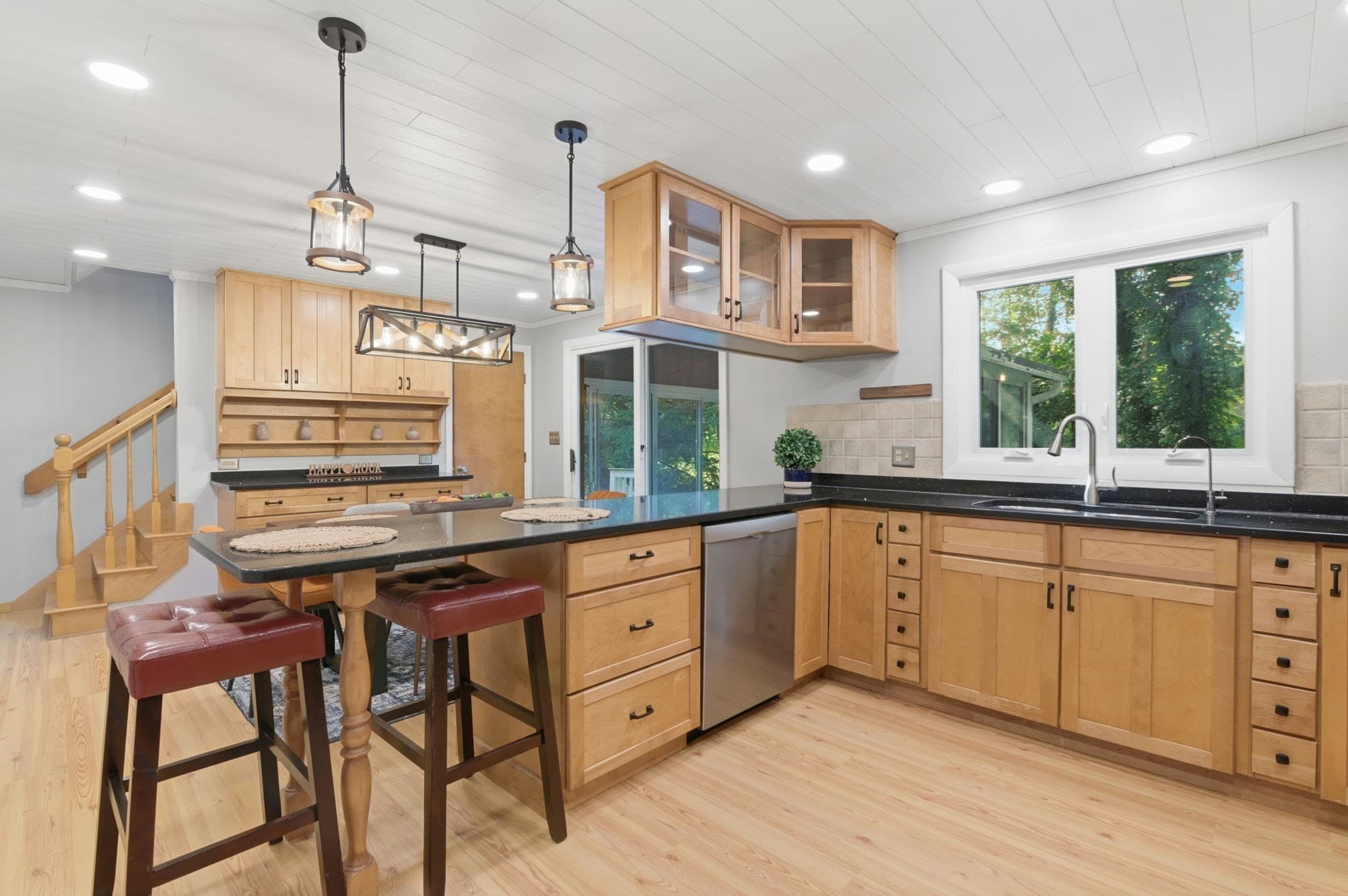 Single Family Residence at 7 Oxyoke Dr, Methuen MA 01844, Methuen, photo 10 of 37