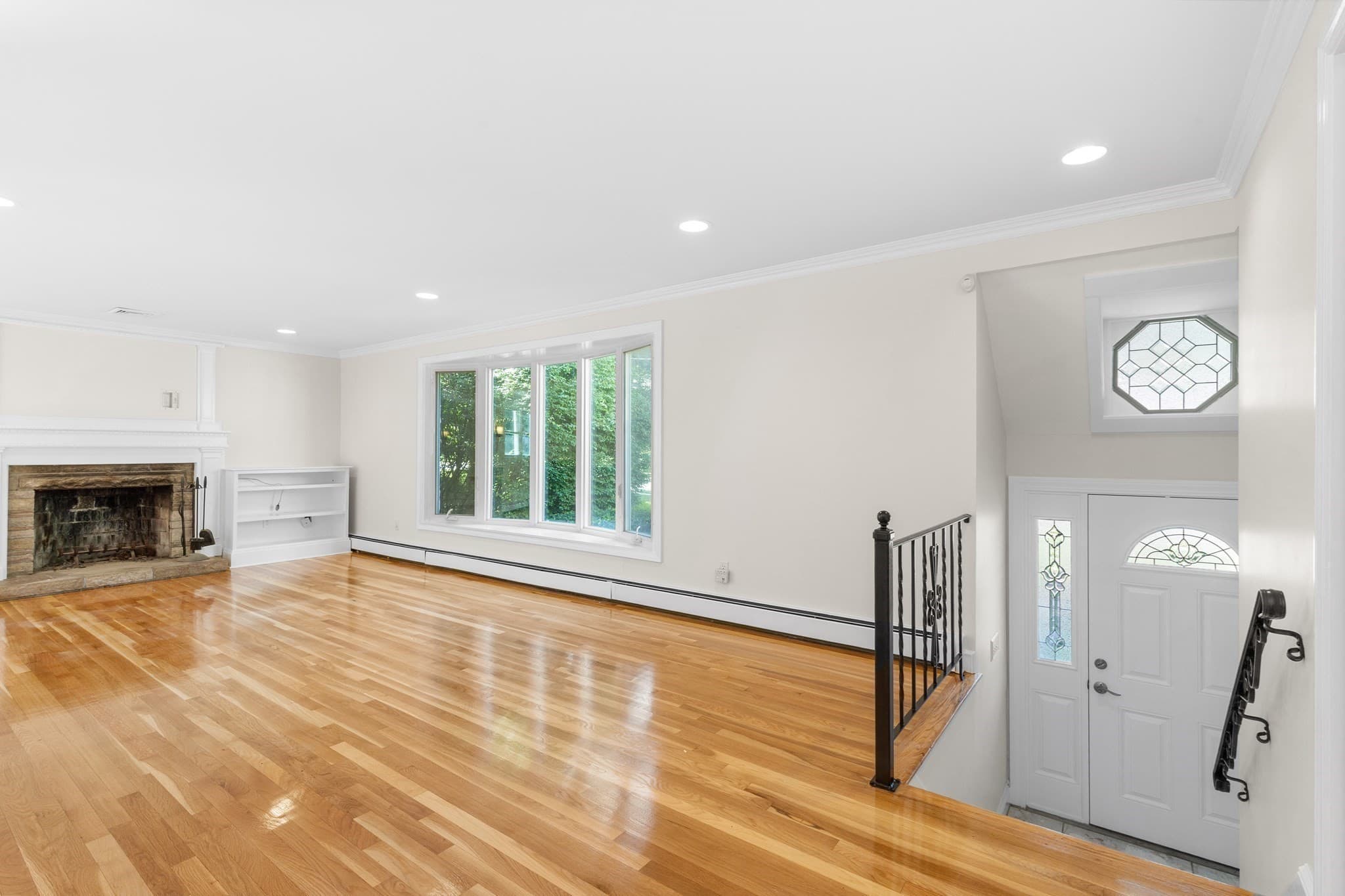 Single Family Residence at 206 Fairview Ave, Brockton MA 02301, Brockton, photo 10 of 41
