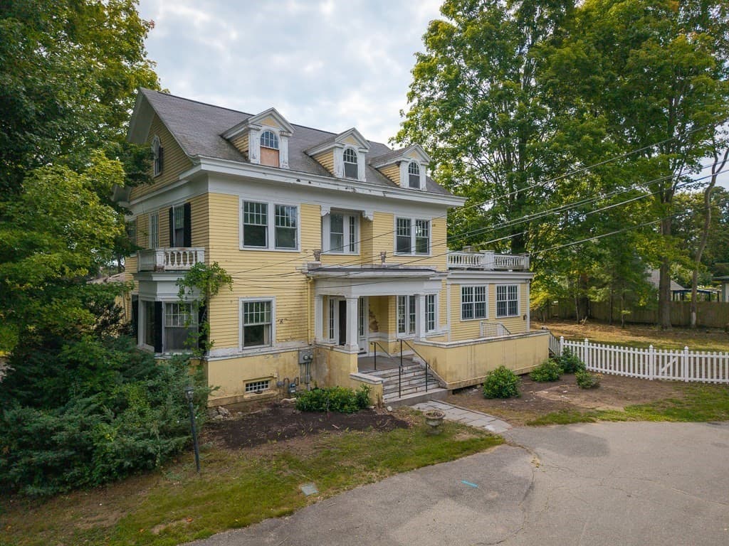 Multi Family at 115 School St, Manchester MA 01944, Manchester, photo 2 of 33