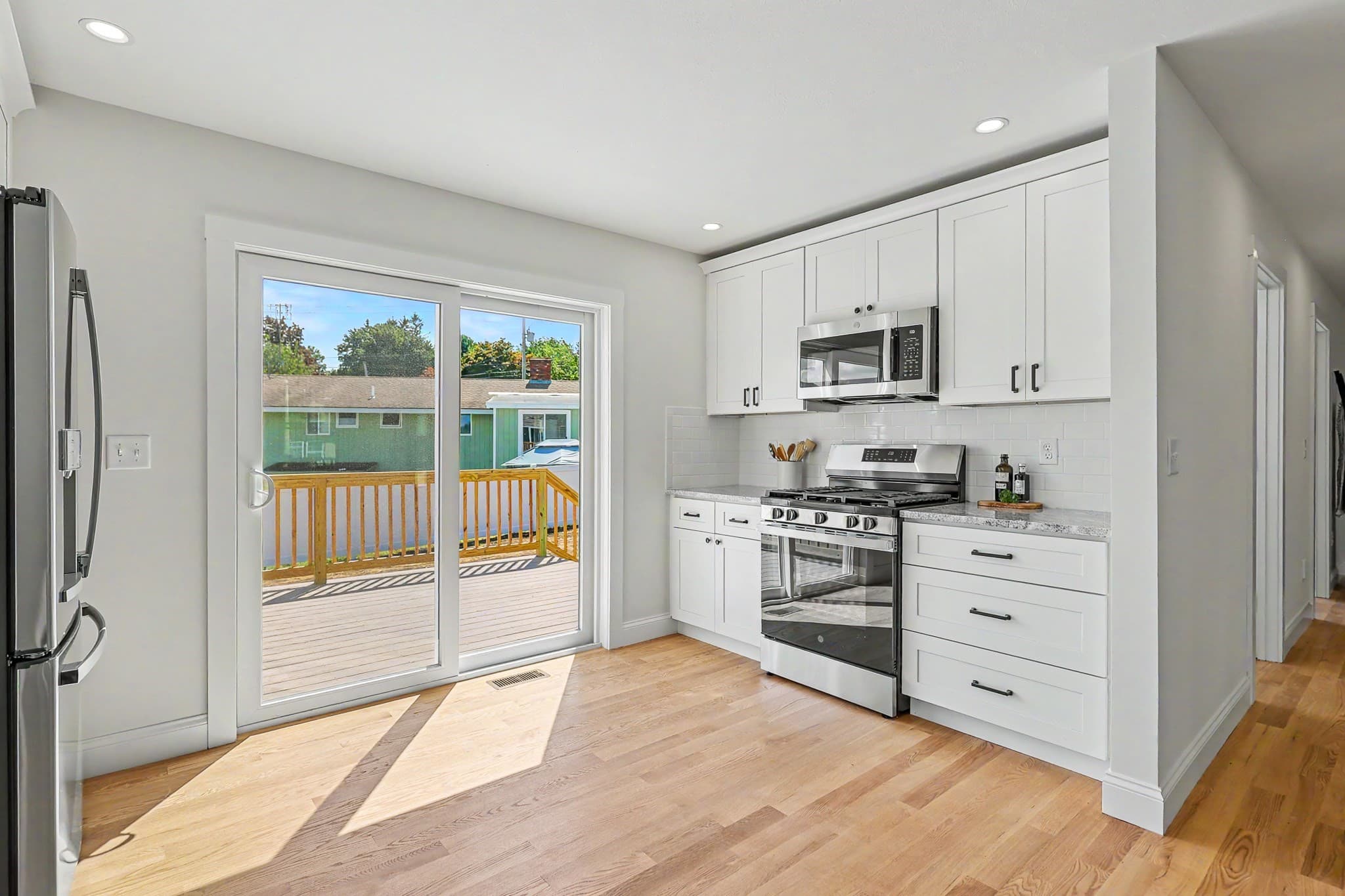 Single Family Residence at 15 Bennington, Haverhill MA 01832, Haverhill, photo 7 of 35