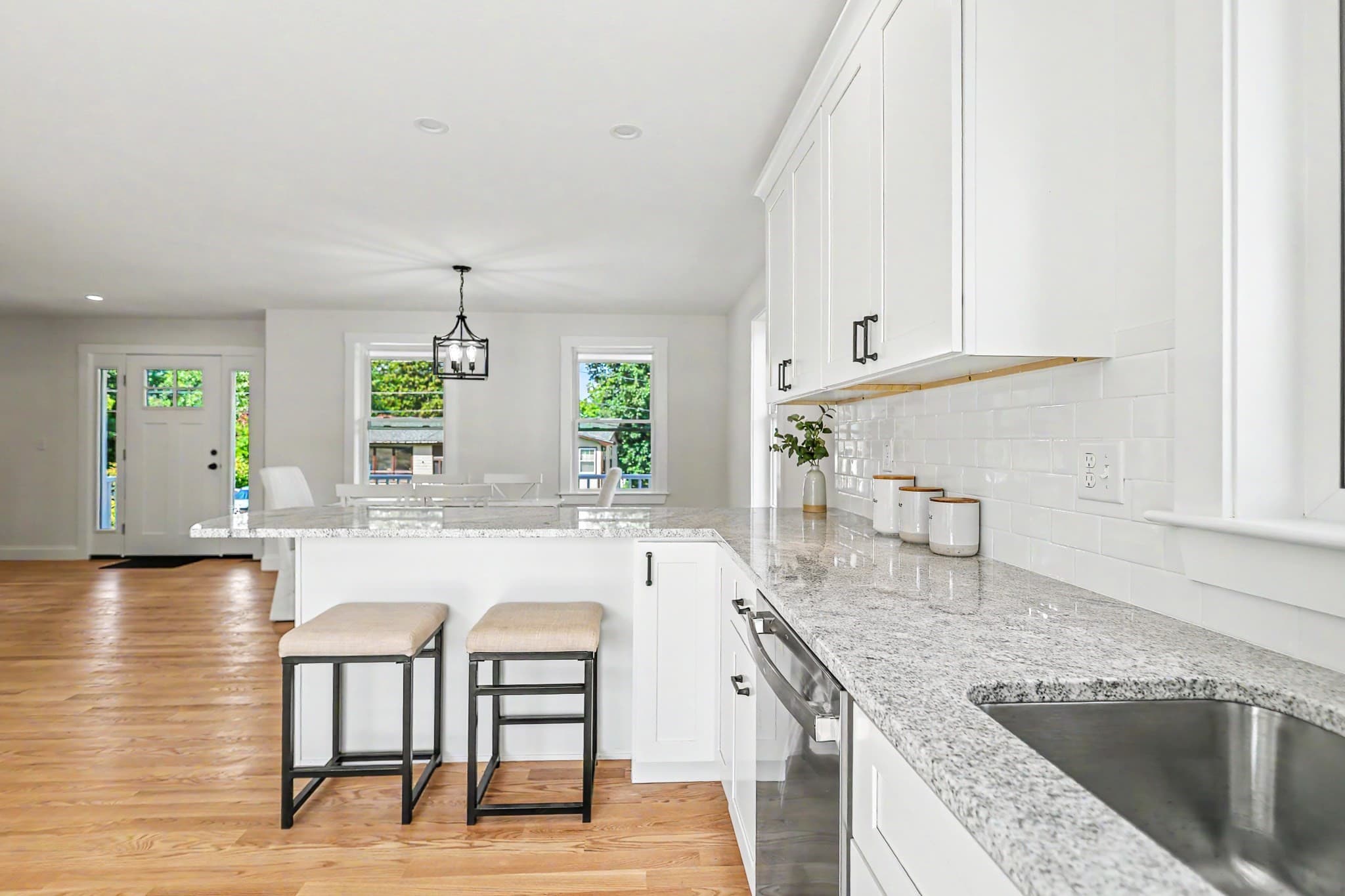 Single Family Residence at 15 Bennington, Haverhill MA 01832, Haverhill, photo 11 of 35
