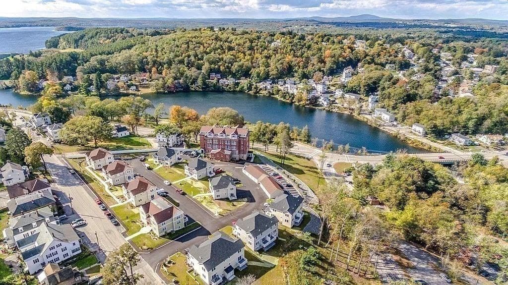 Condominium at 18 Eagle Nest # 332, Clinton MA 01510, Clinton, photo 11 of 30