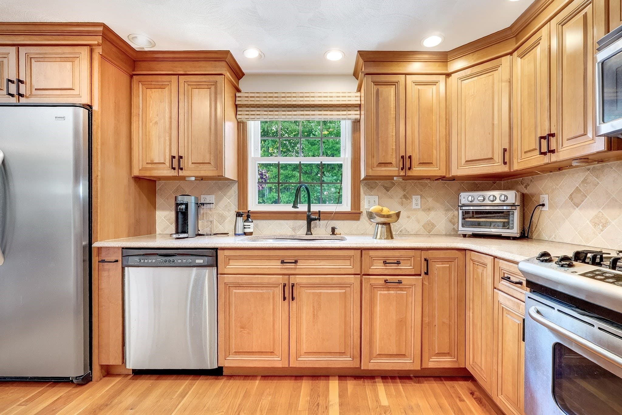 Single Family Residence at 2 Town Line Rd, Burlington MA 01803, Burlington, photo 12 of 34