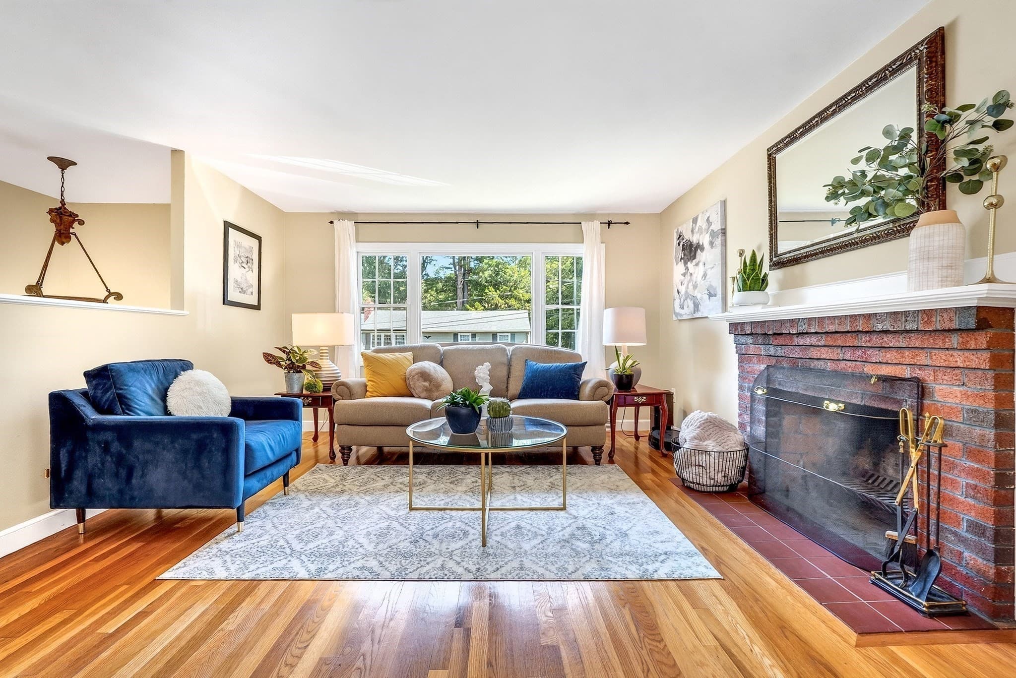 2 Town Line Rd, Burlington MA 01803