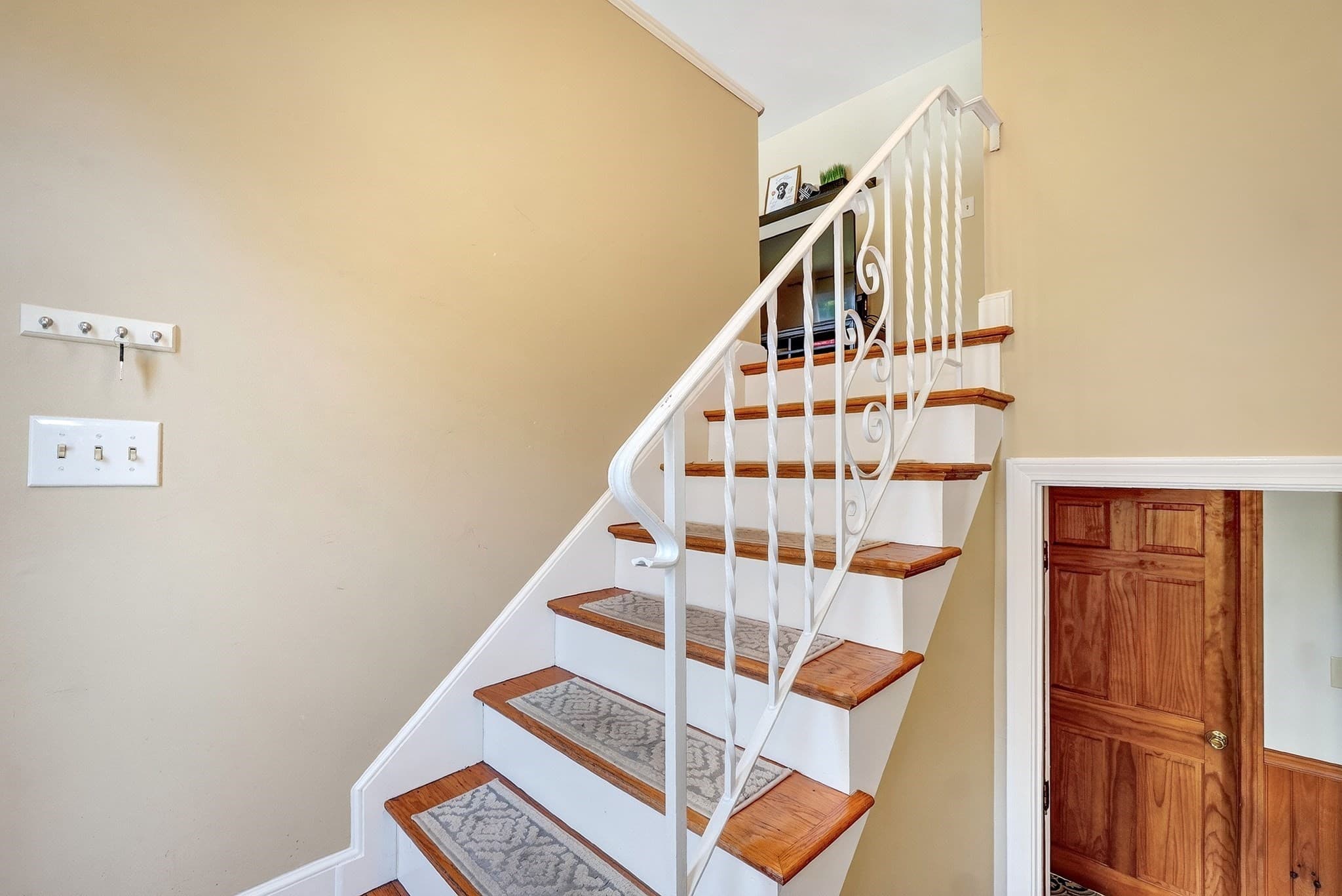 Single Family Residence at 2 Town Line Rd, Burlington MA 01803, Burlington, photo 21 of 34