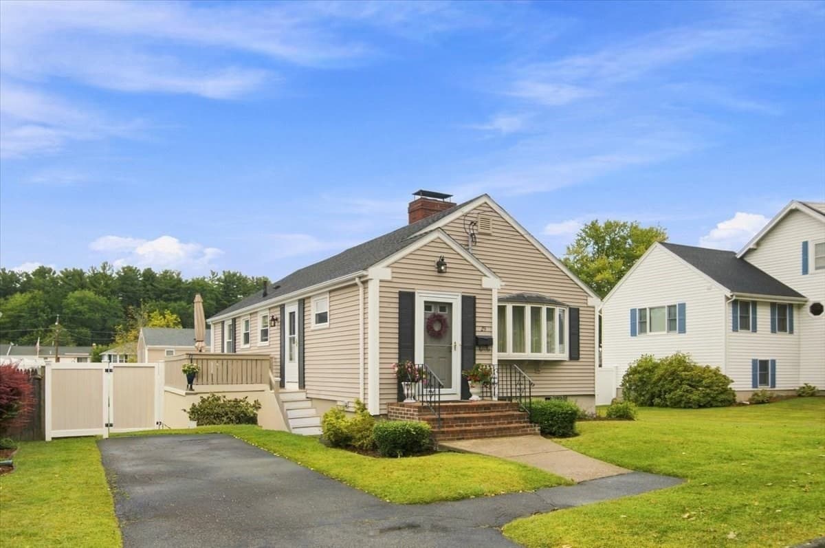 Single Family Residence at 29 Garfield Ave, Beverly MA 01915, Beverly, photo 2 of 35