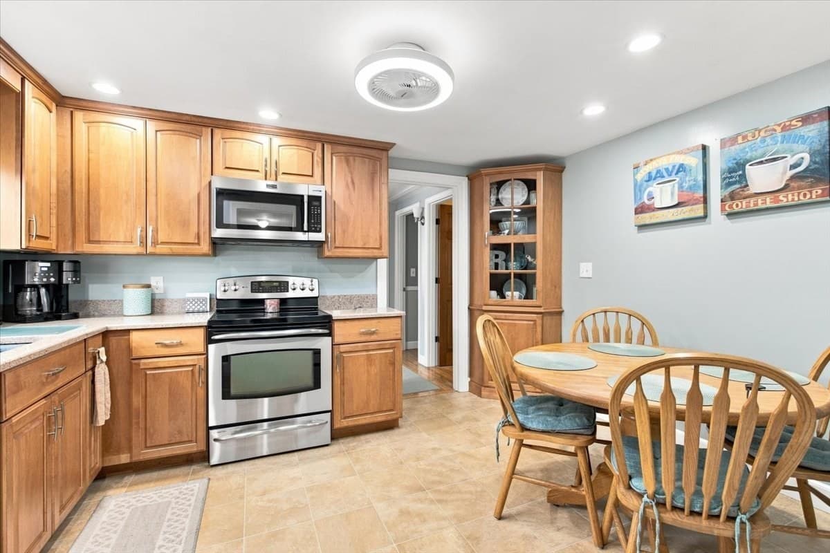 Single Family Residence at 29 Garfield Ave, Beverly MA 01915, Beverly, photo 9 of 35