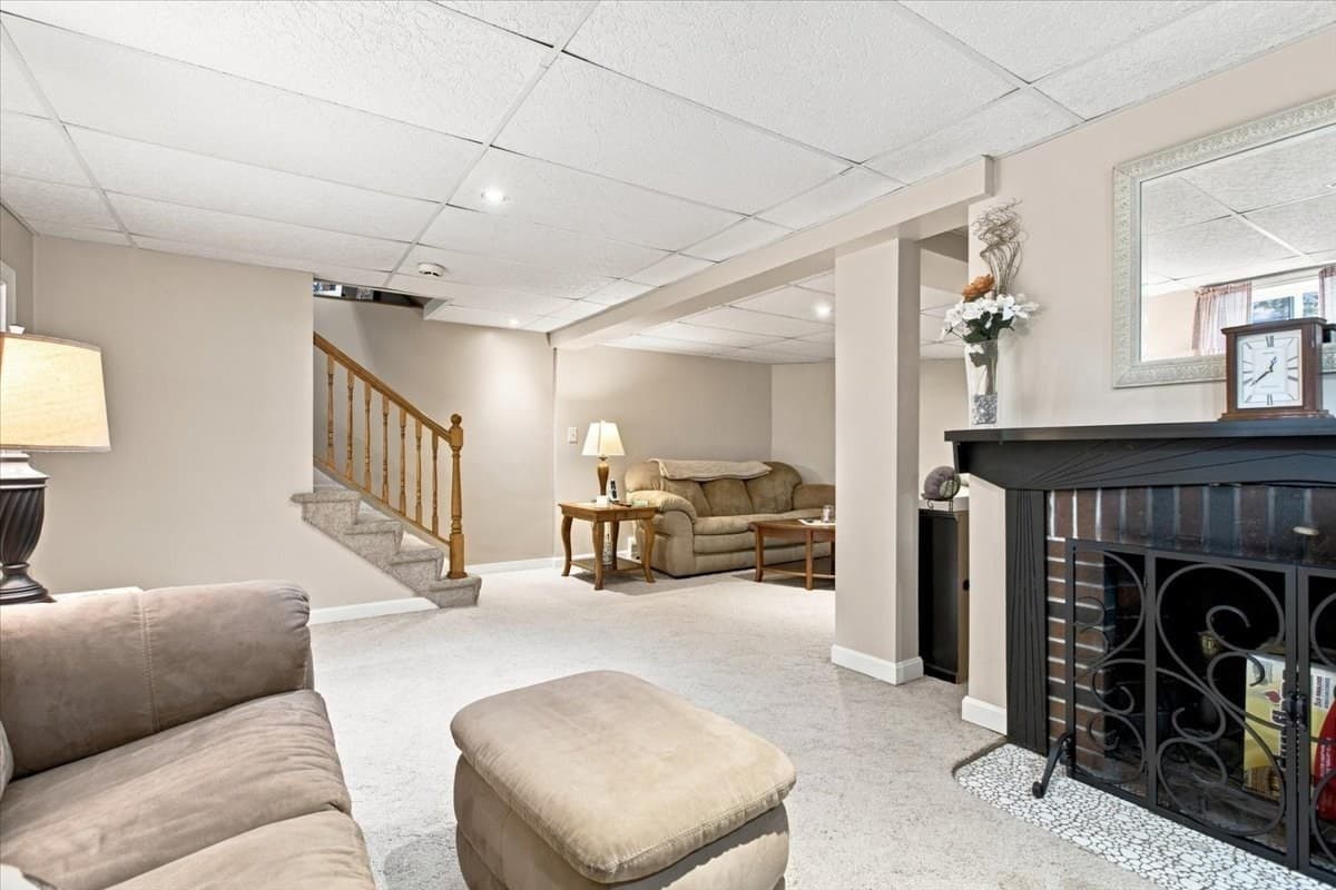 Single Family Residence at 29 Garfield Ave, Beverly MA 01915, Beverly, photo 24 of 35