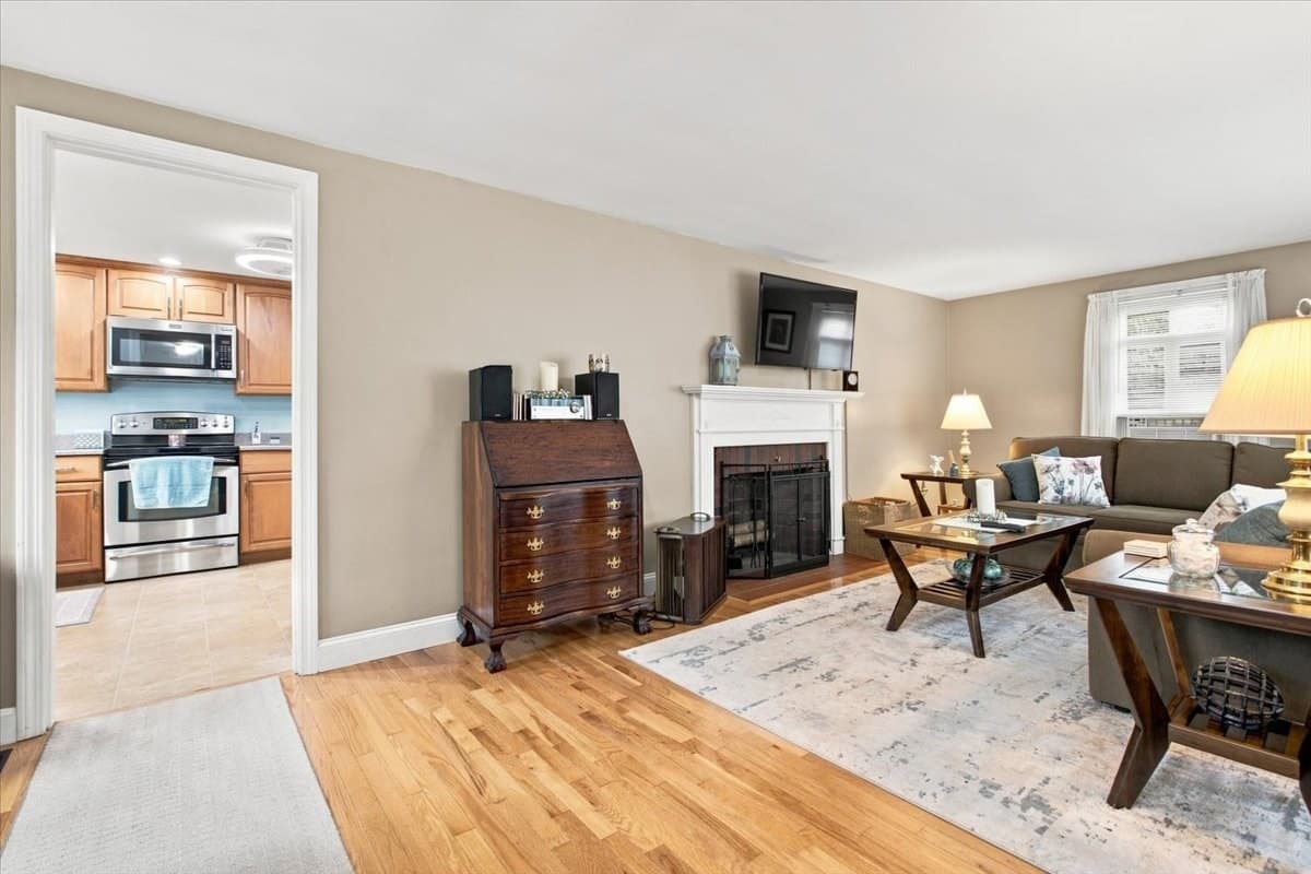 Single Family Residence at 29 Garfield Ave, Beverly MA 01915, Beverly, photo 8 of 35