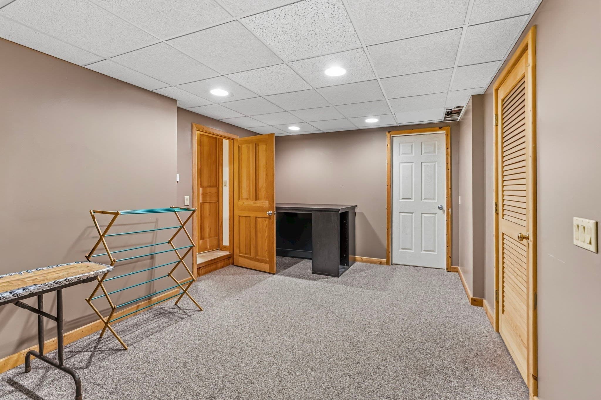 Single Family Residence at 82 Crooked Ledge Rd, Southampton MA 01073, Southampton, photo 26 of 33