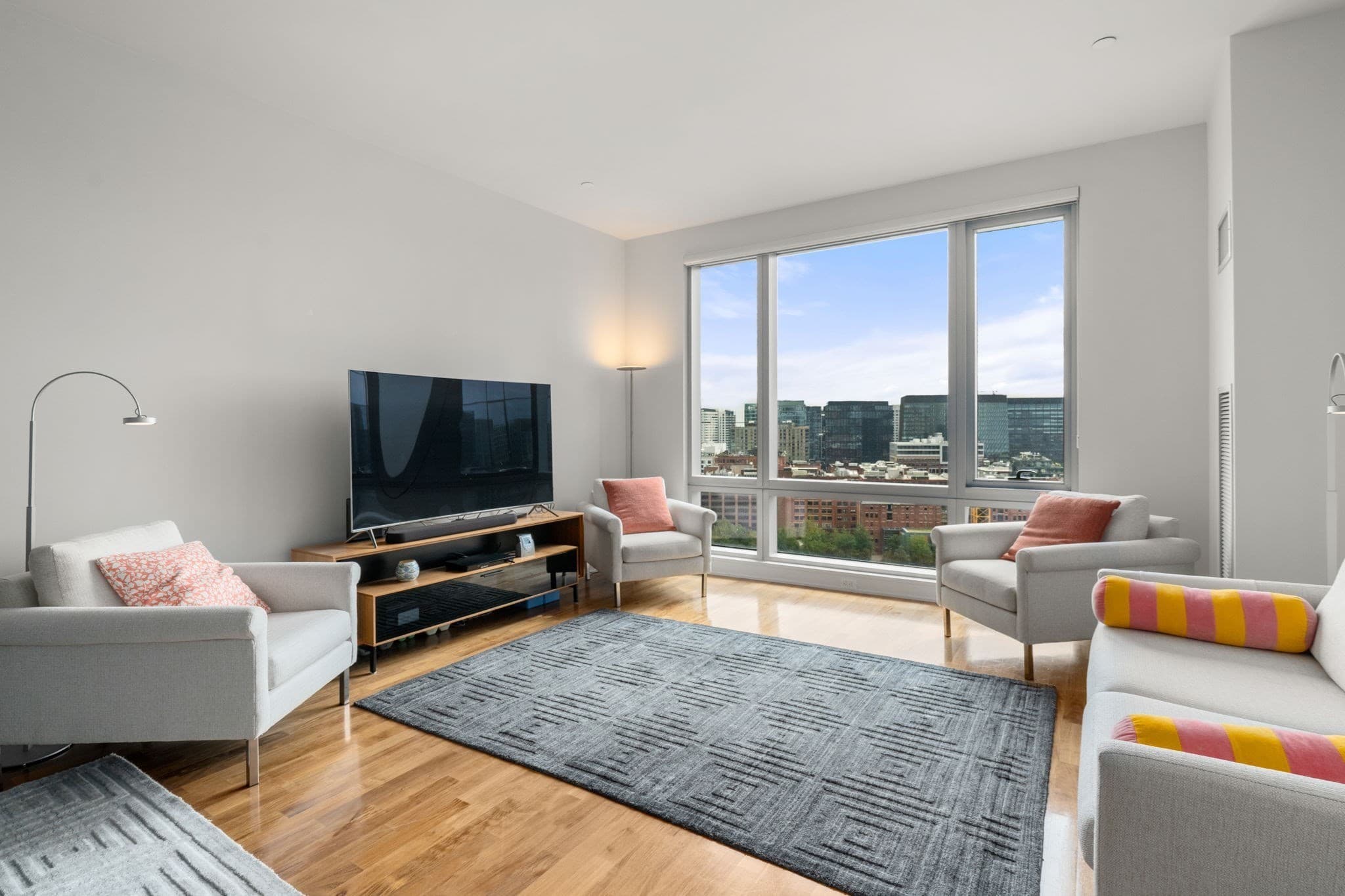 500 Atlantic Ave # 16M, Boston MA 02210