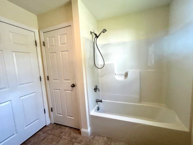 Condominium at 6 Ashley Ln # 38, Methuen MA 01844, Methuen, photo 8 of 19