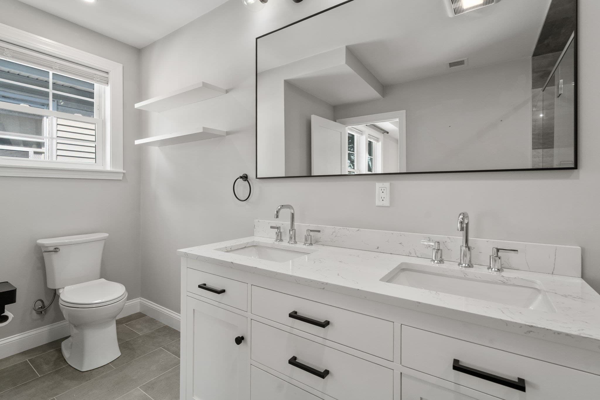 Condominium at 25 Locust St # 2, Winthrop MA 02152, Winthrop, photo 11 of 24
