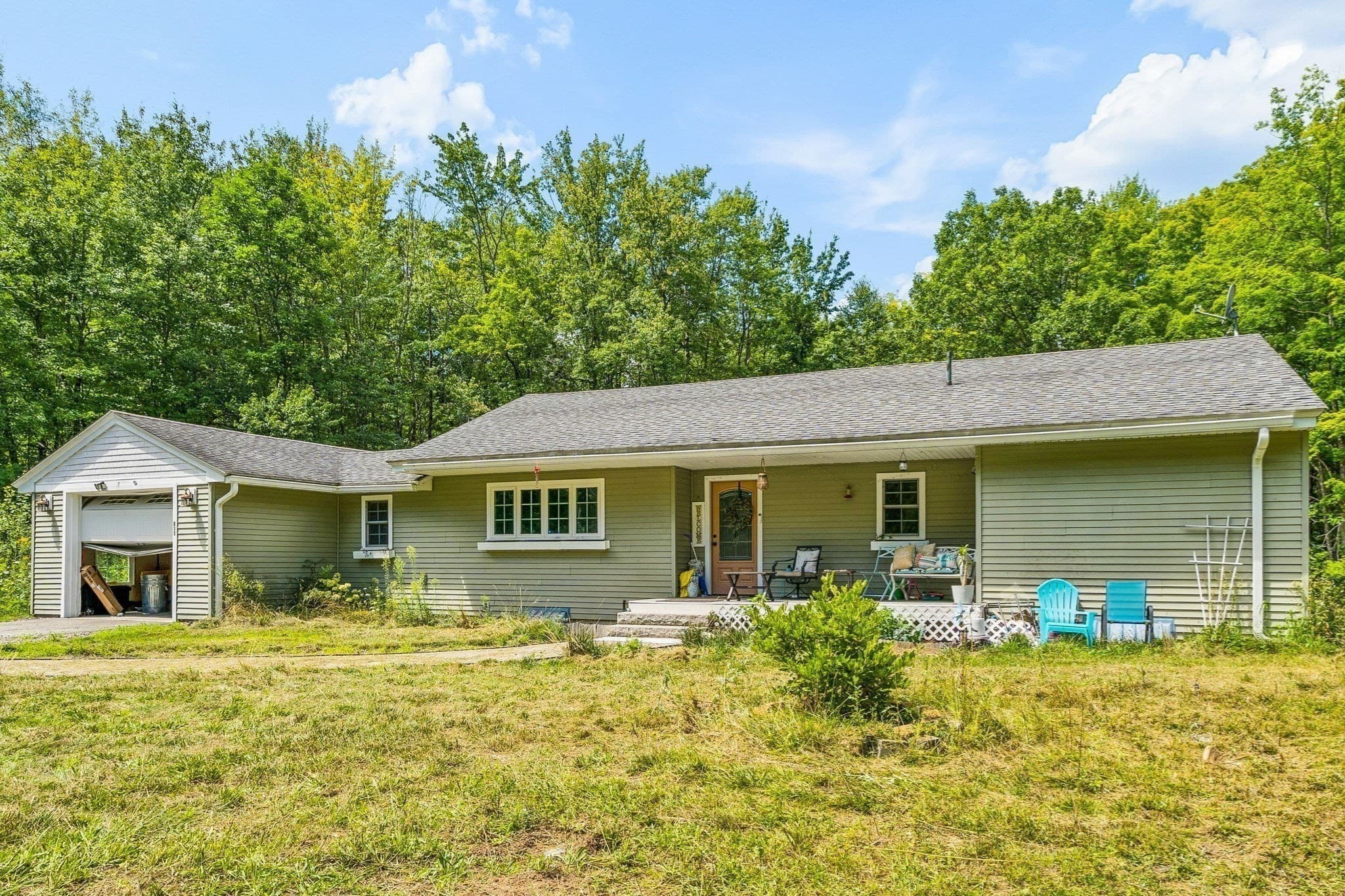 Single Family Residence at 811 Chase Rd, Lunenburg MA 01462, Lunenburg, photo 2 of 23