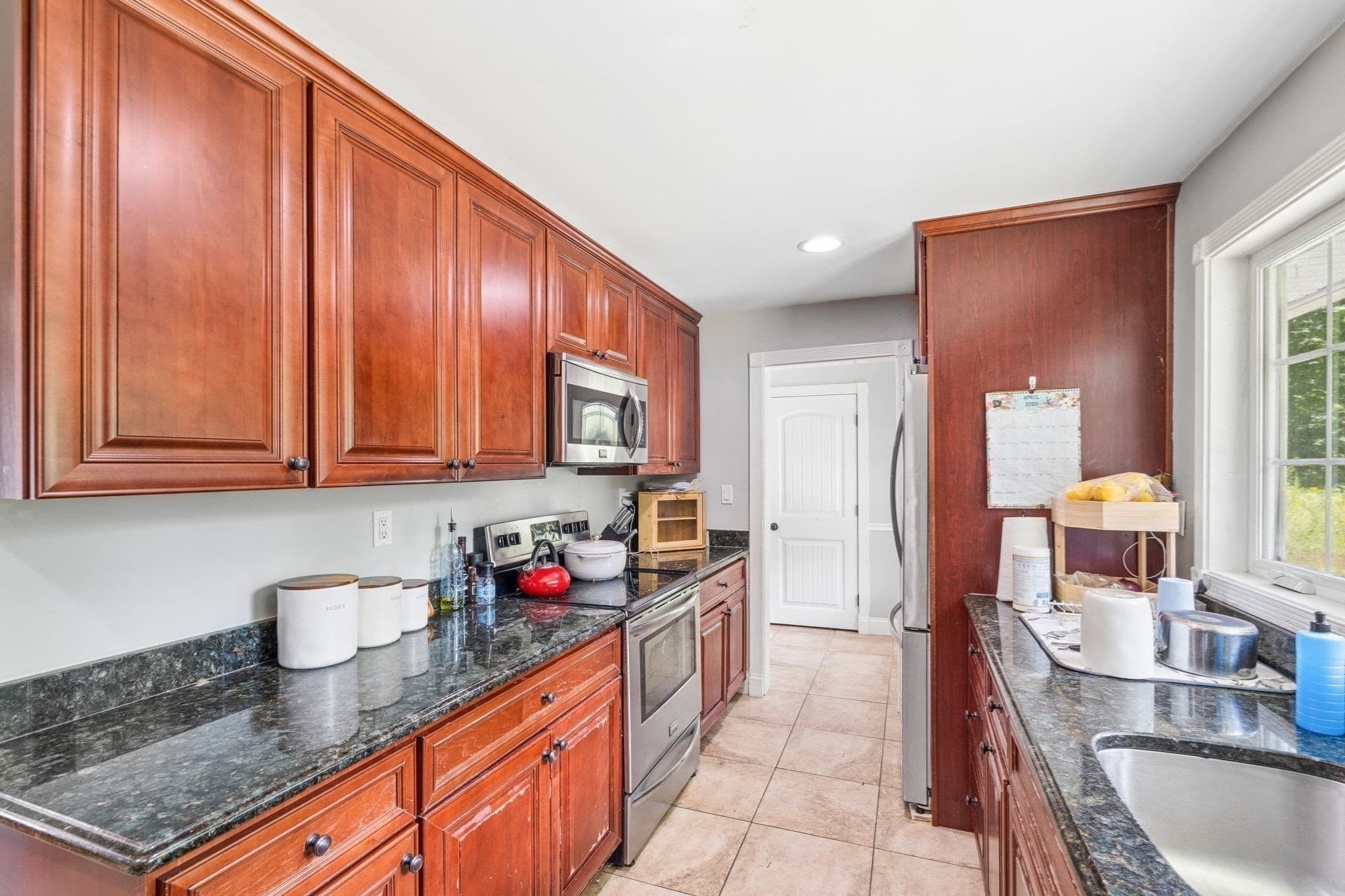 Single Family Residence at 811 Chase Rd, Lunenburg MA 01462, Lunenburg, photo 5 of 23